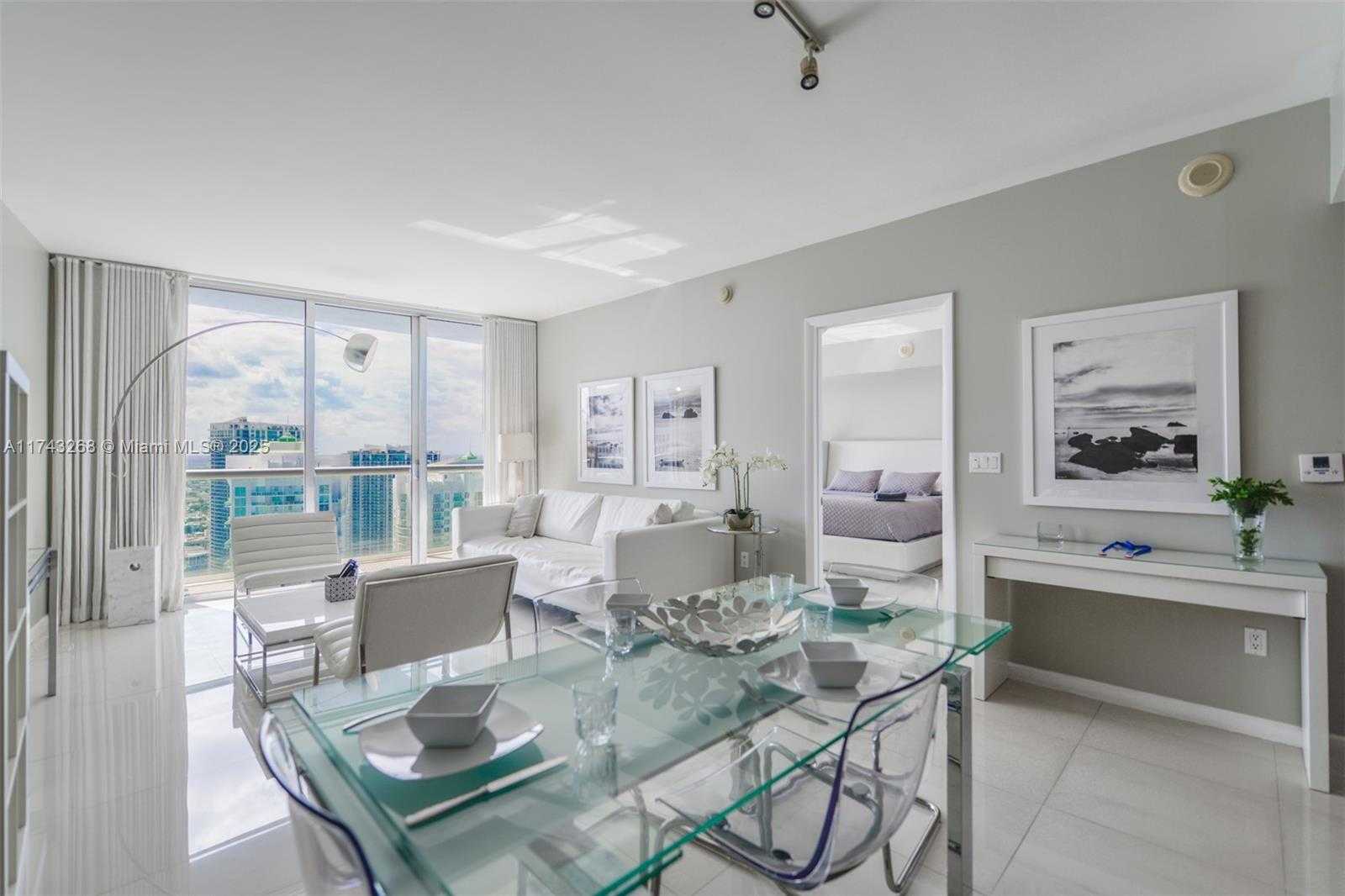 Small Image of 485 BRICKELL AVE #4506, Miami Number 7