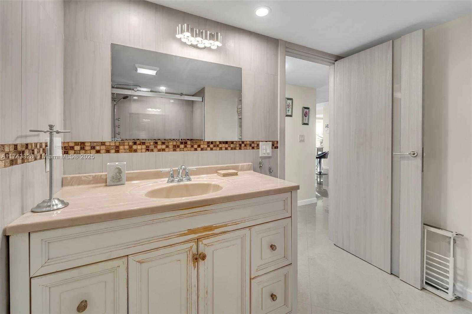 Small Image of 301 174TH ST #614, Sunny Isles Beach Number 13