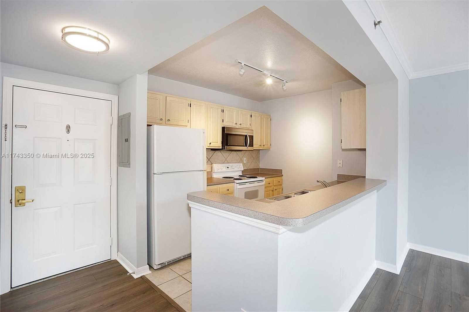 Small Image of 2665 SOUTH WEST 37TH AVE #610, Miami Number 8