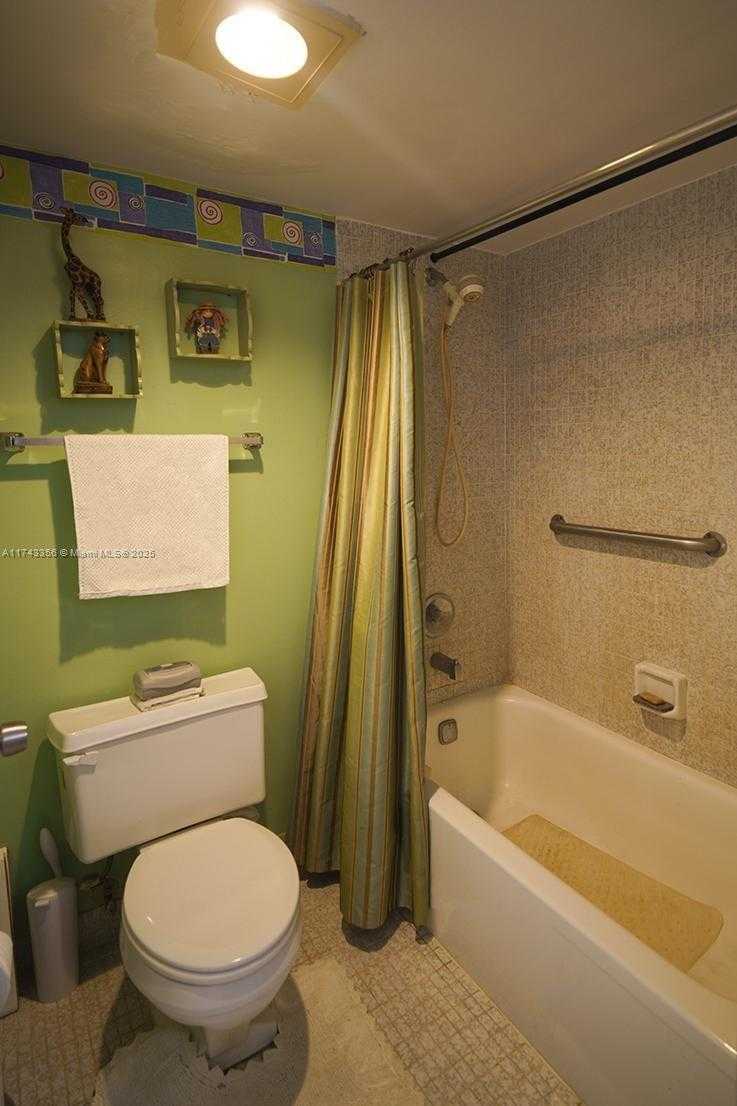 Small Image of 210 174TH ST #1404, Sunny Isles Beach Number 11