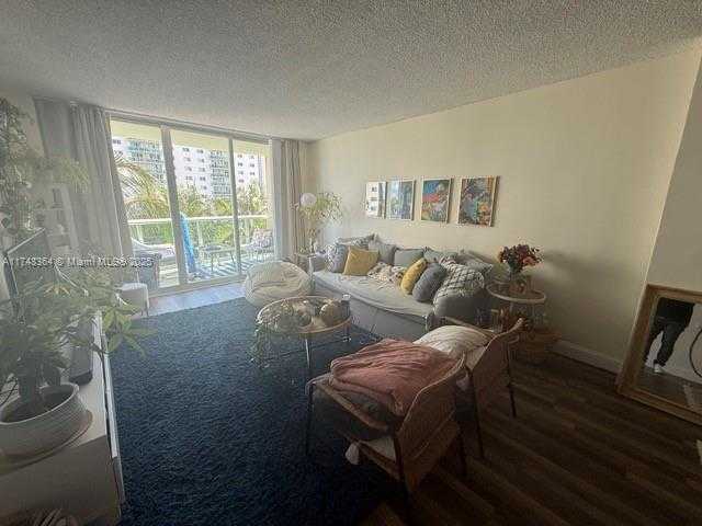 Small Image of 19390 #510, Sunny Isles Beach Number 10
