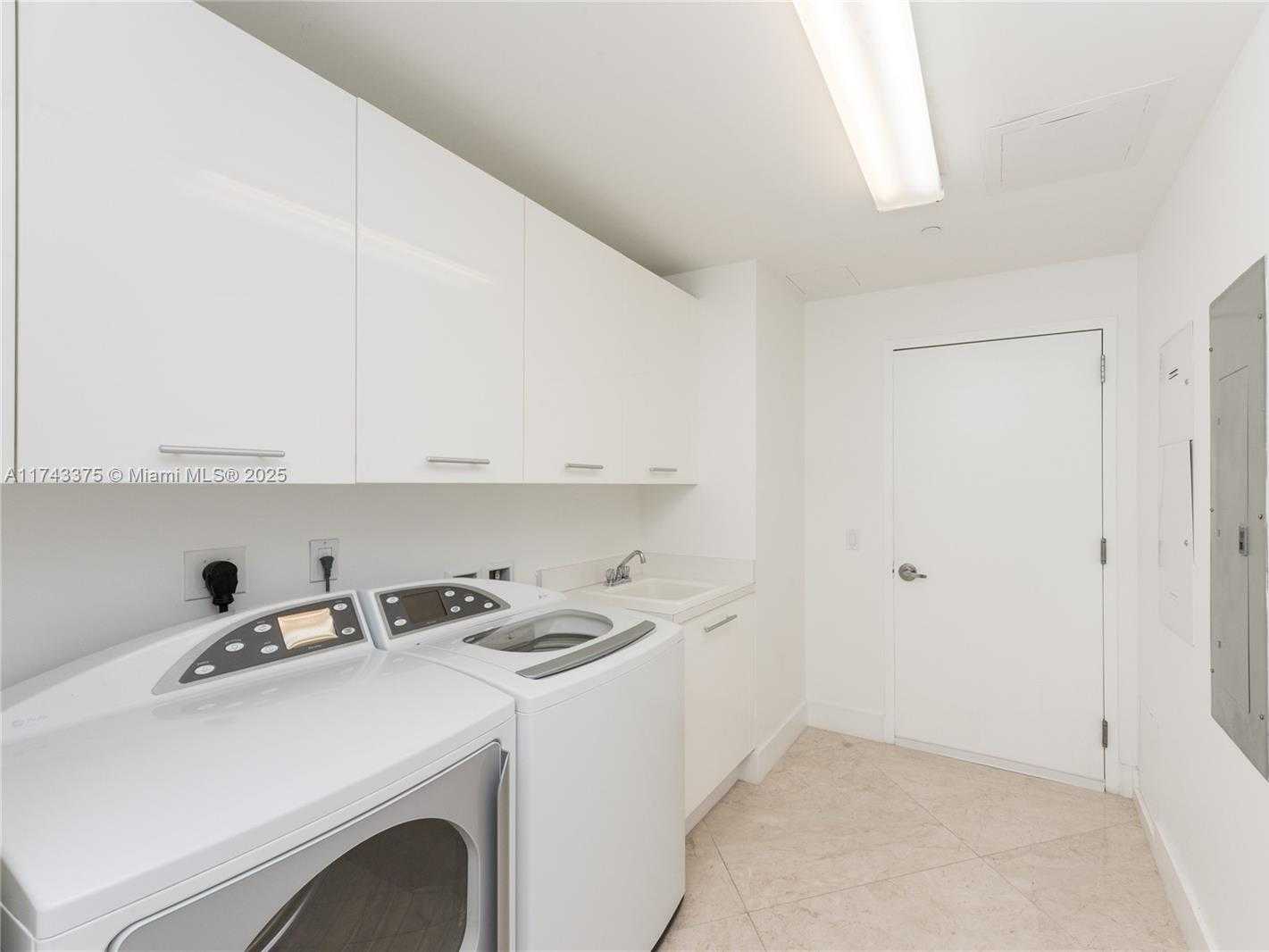Small Image of 2711 SOUTH OCEAN DR #3302, Hollywood Number 25