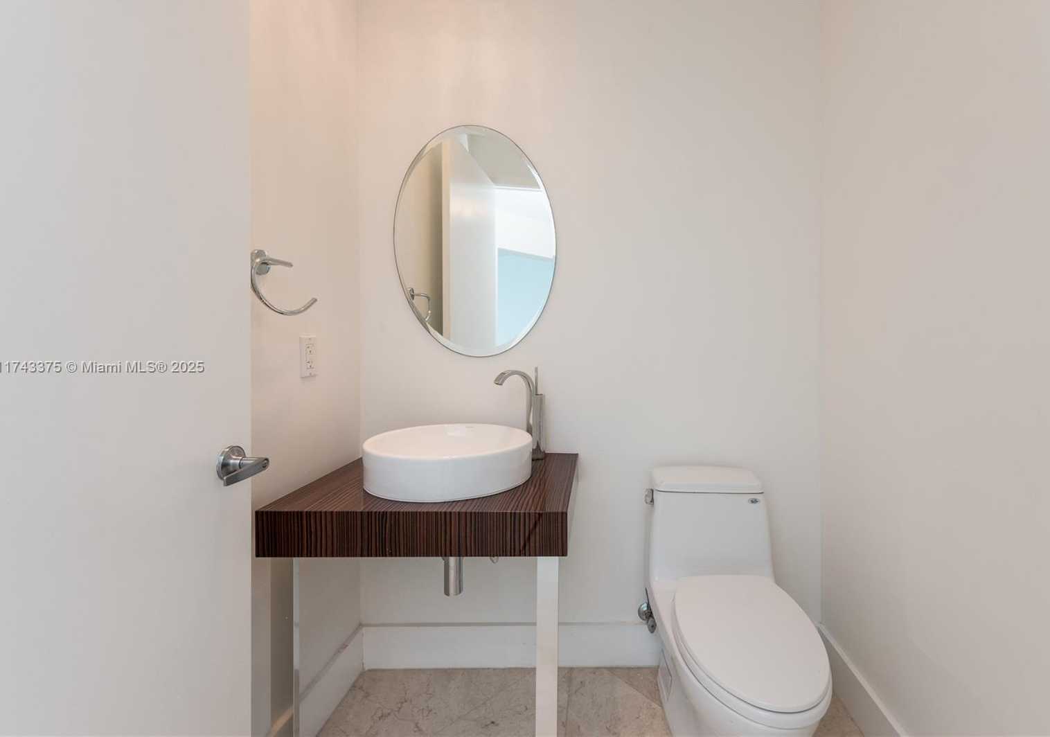 Small Image of 2711 SOUTH OCEAN DR #3302, Hollywood Number 27