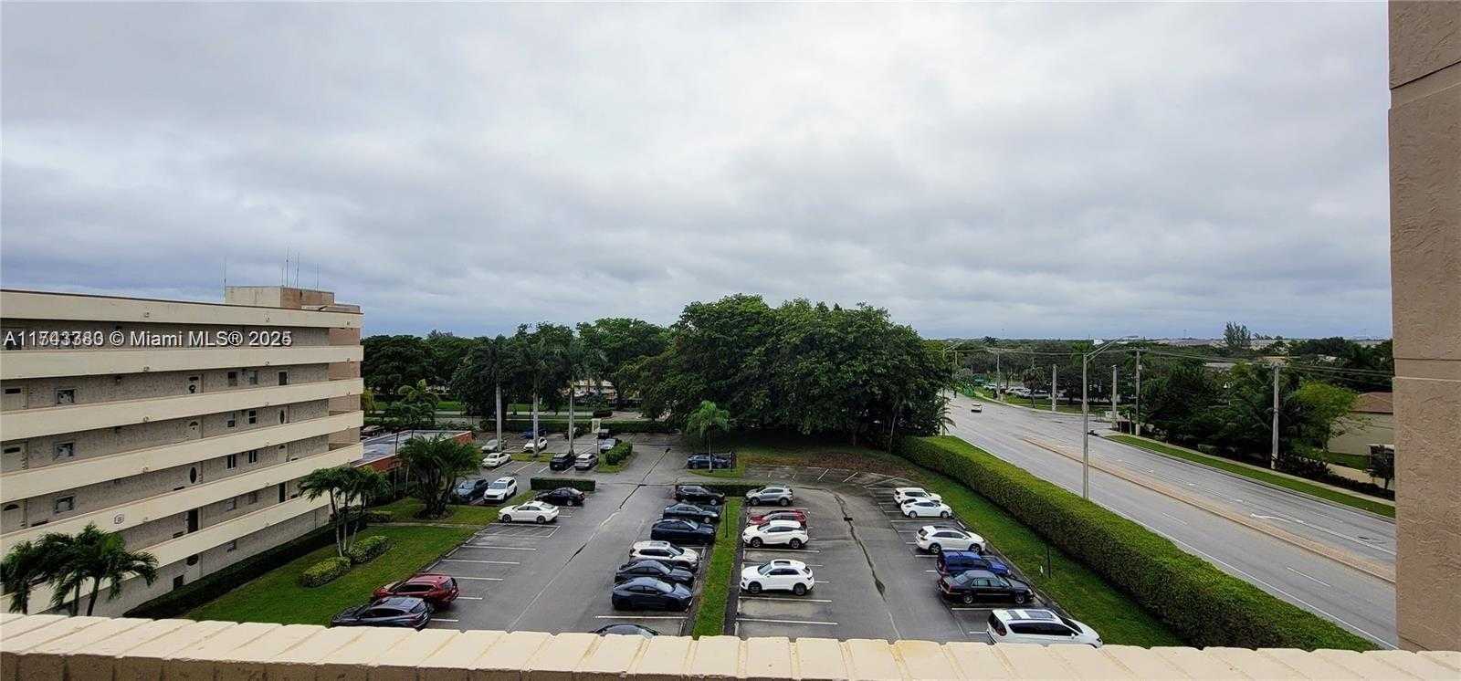 Small Image of Pembroke Pines Number 5
