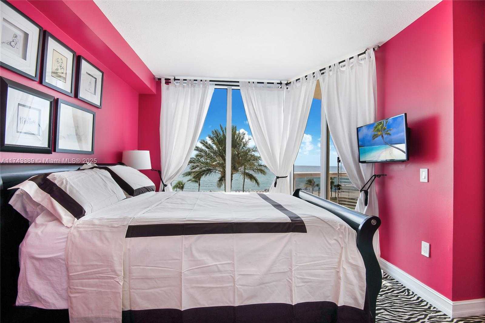 Small Image of 17555 Collins Ave, Sunny Isles Beach, FL 33160, USA Number 11