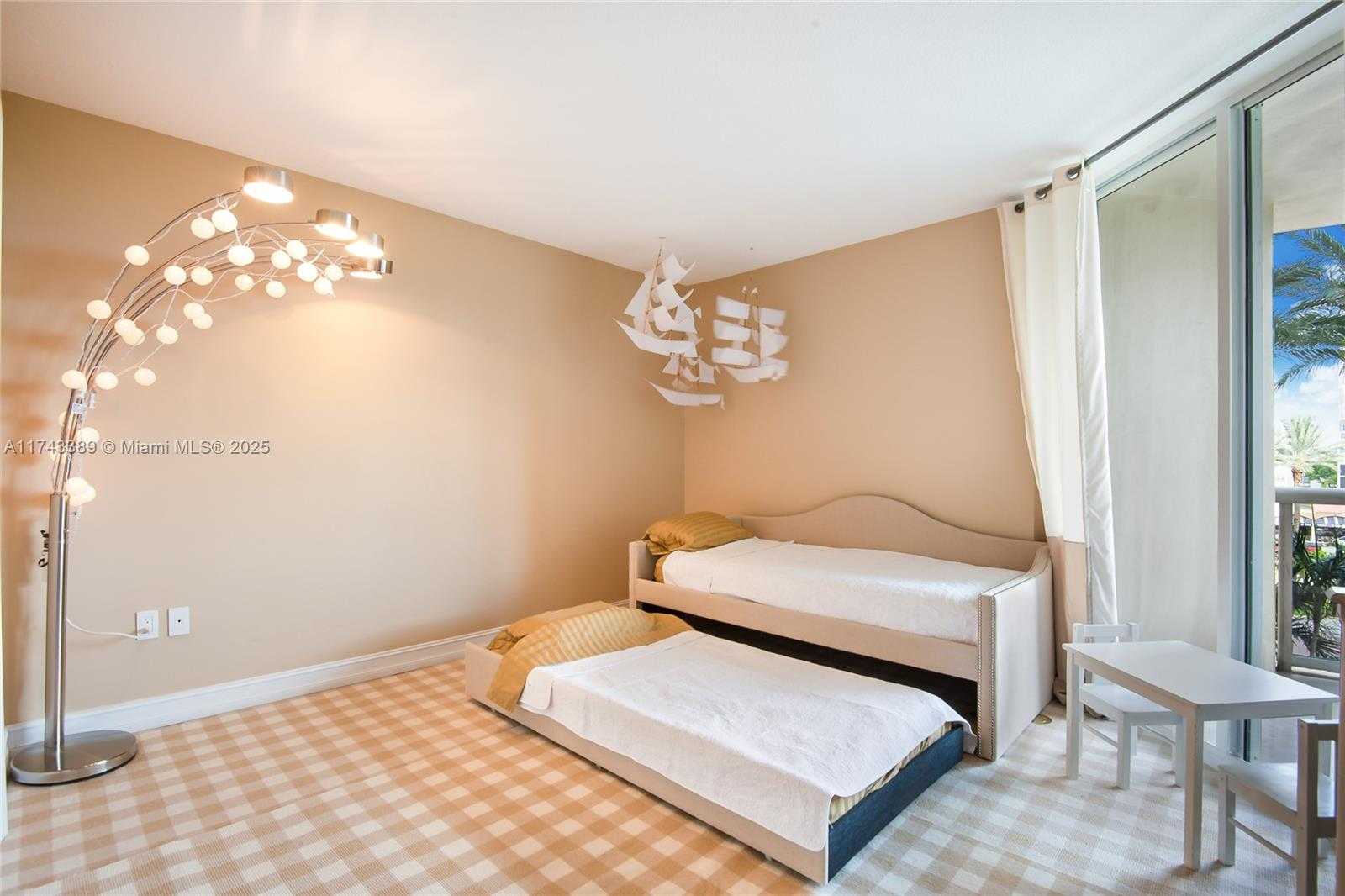 Small Image of 17555 Collins Ave, Sunny Isles Beach, FL 33160, USA Number 12