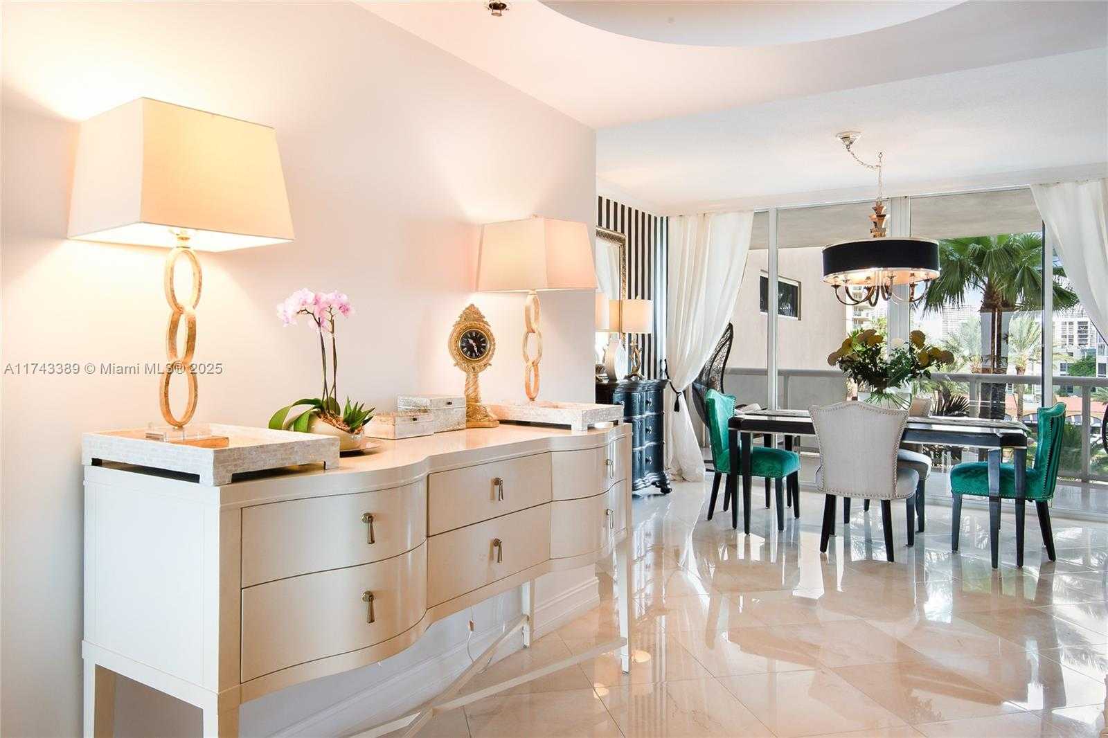 Small Image of 17555 Collins Ave, Sunny Isles Beach, FL 33160, USA Number 3