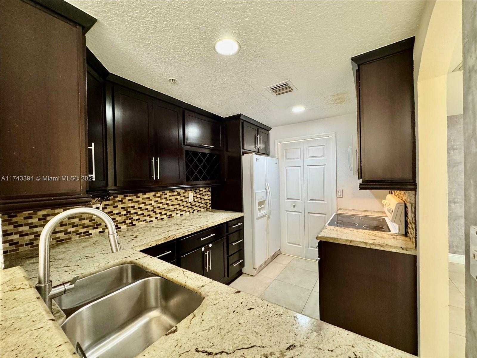 Small Image of 6540 NORTH WEST 114TH AVE #1402, Doral Number 14