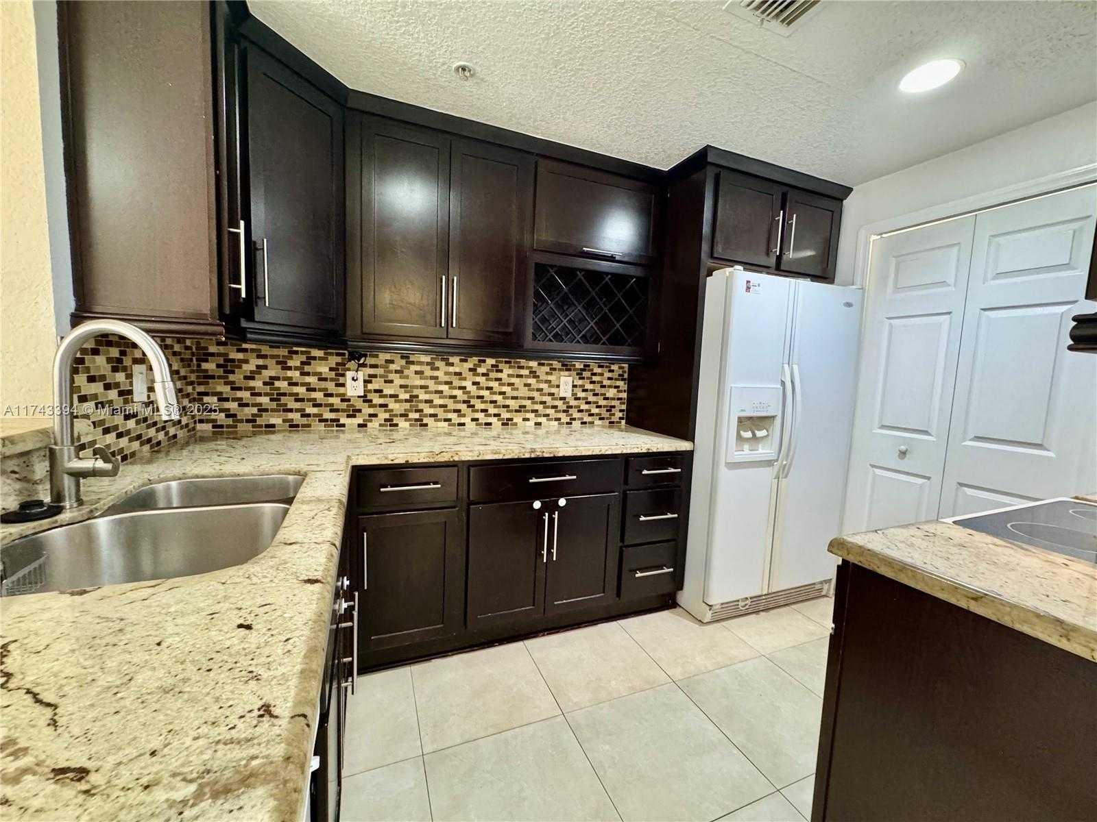 Small Image of 6540 NORTH WEST 114TH AVE #1402, Doral Number 16