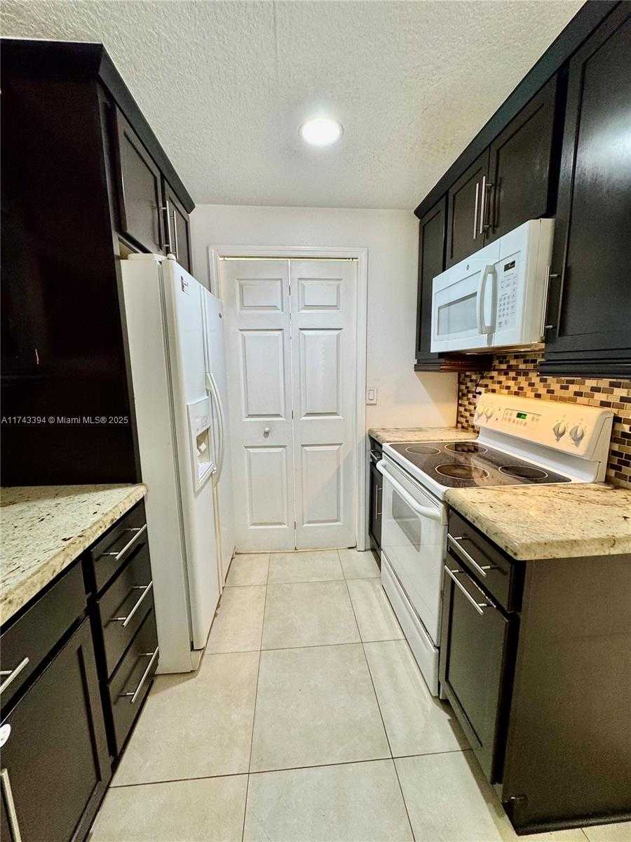 Small Image of 6540 NORTH WEST 114TH AVE #1402, Doral Number 18