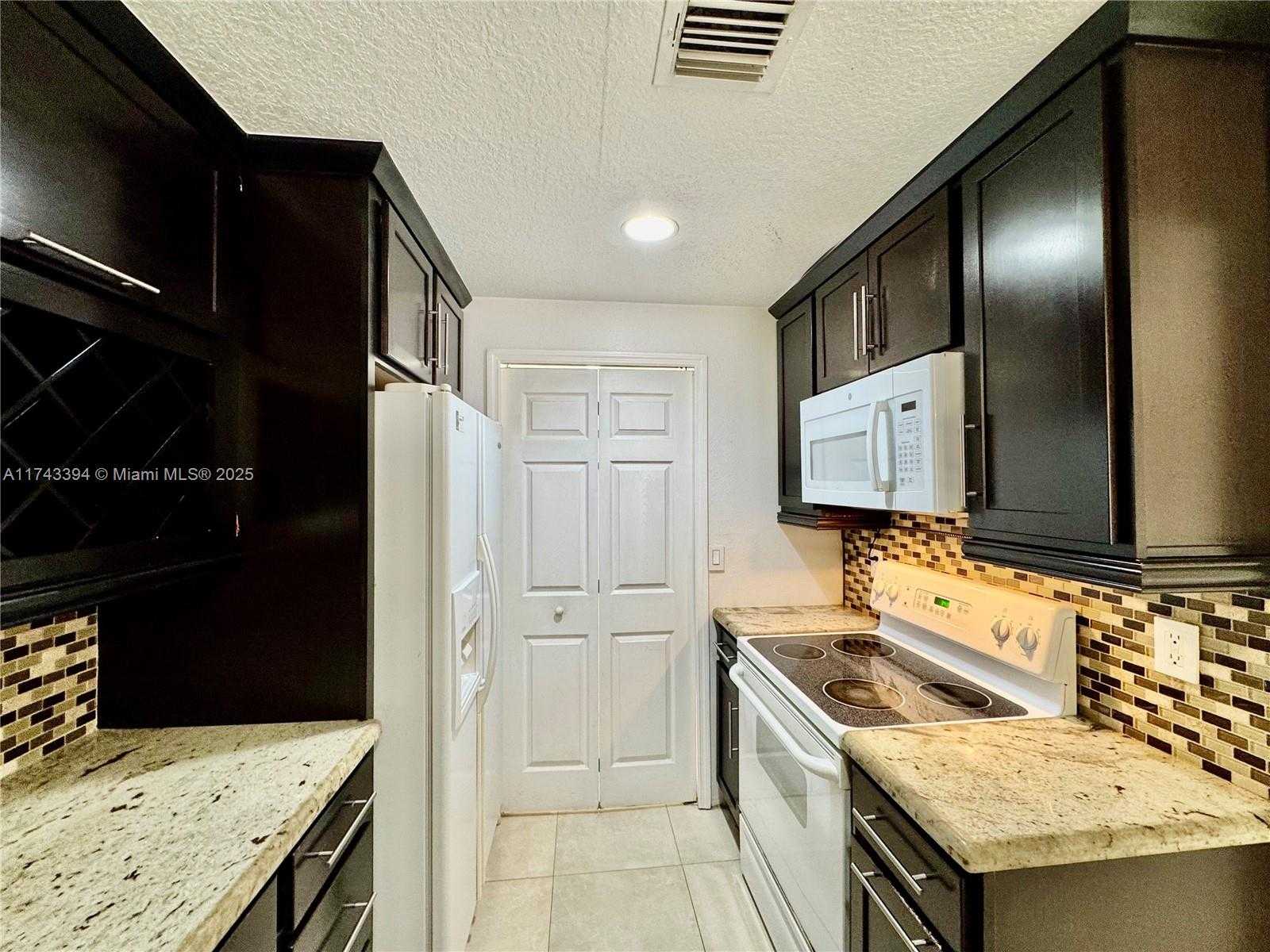 Small Image of 6540 NORTH WEST 114TH AVE #1402, Doral Number 20