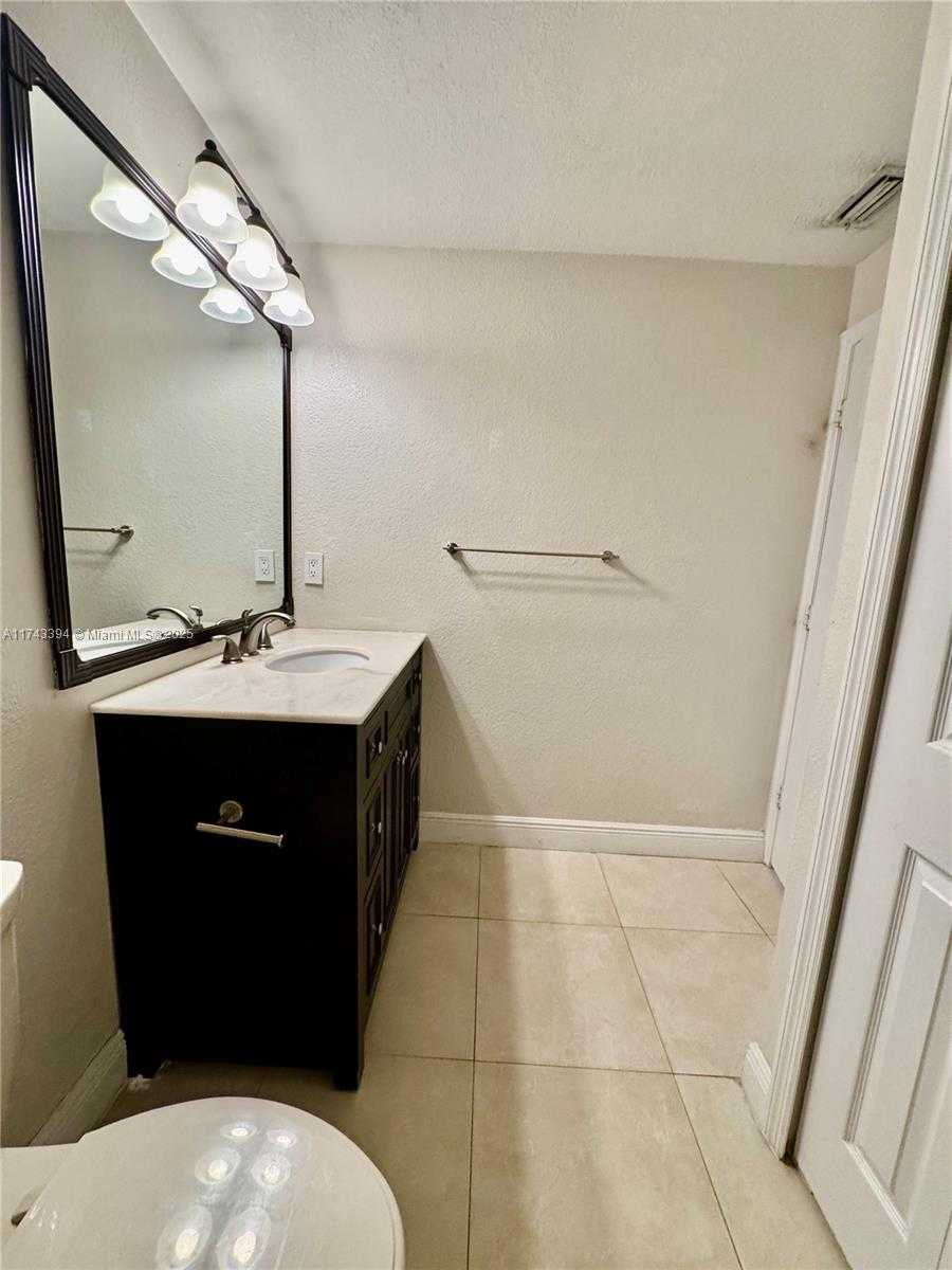 Small Image of 6540 NORTH WEST 114TH AVE #1402, Doral Number 34