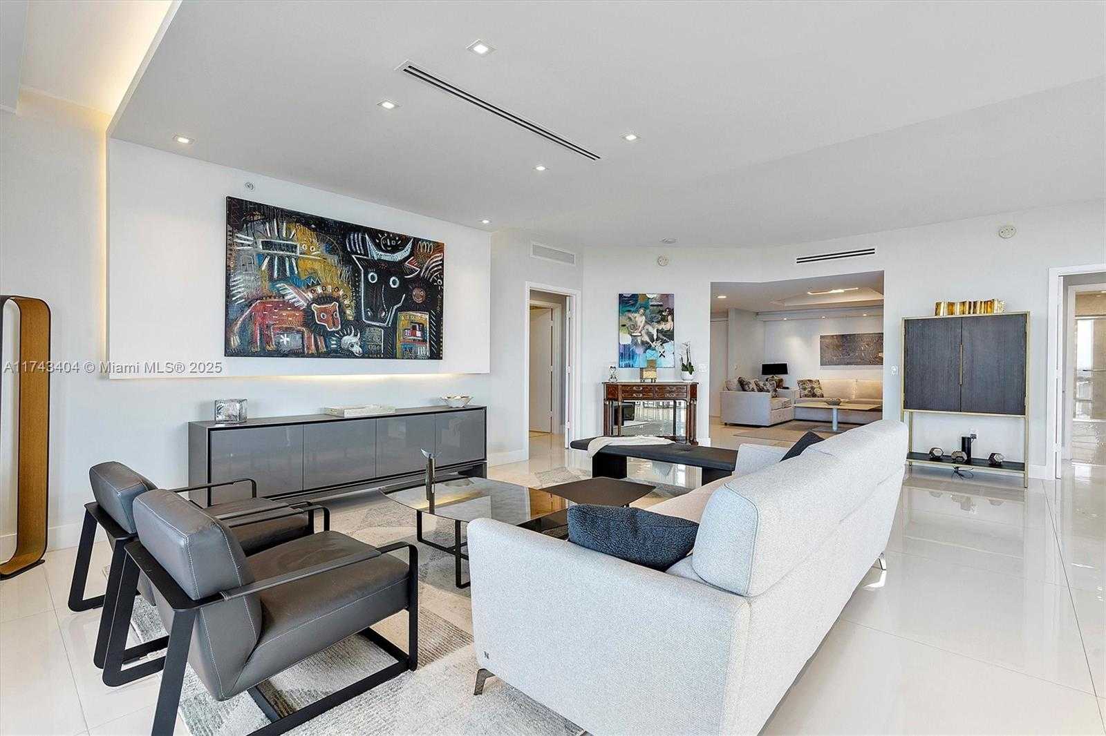 Small Image of 17301 BISCAYNE BLVD #2302, North Miami Beach Number 14