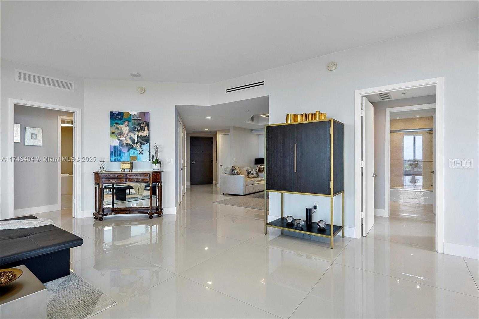 Small Image of 17301 BISCAYNE BLVD #2302, North Miami Beach Number 18
