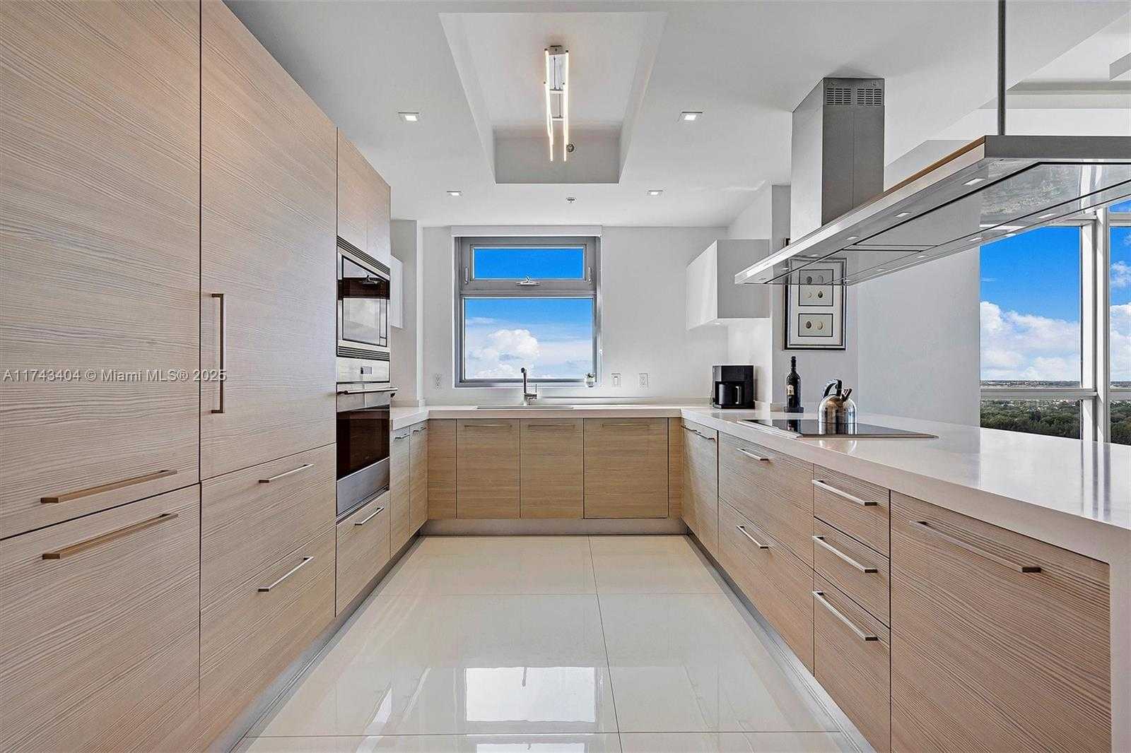 Small Image of 17301 BISCAYNE BLVD #2302, North Miami Beach Number 20