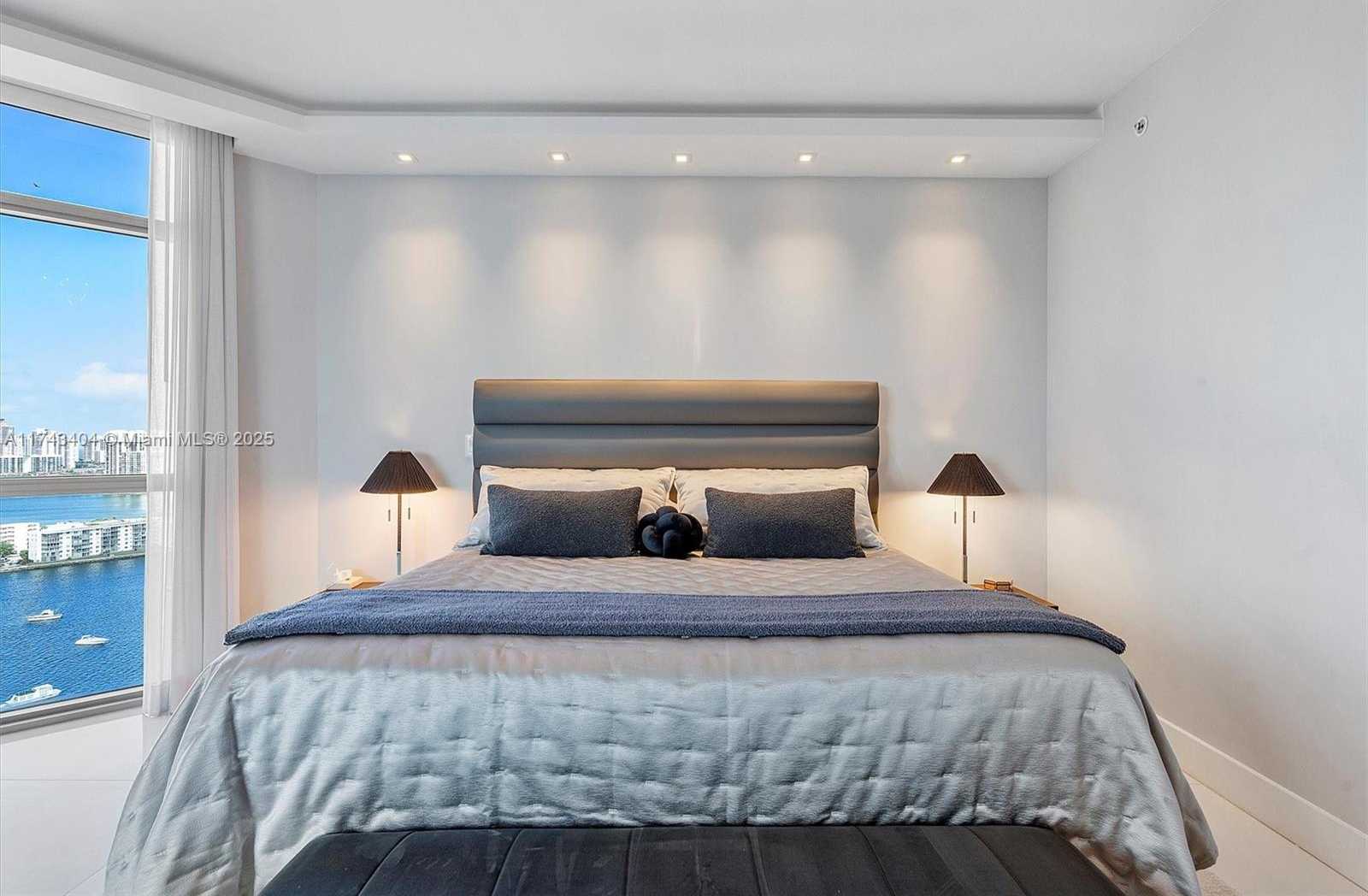 Small Image of 17301 BISCAYNE BLVD #2302, North Miami Beach Number 38