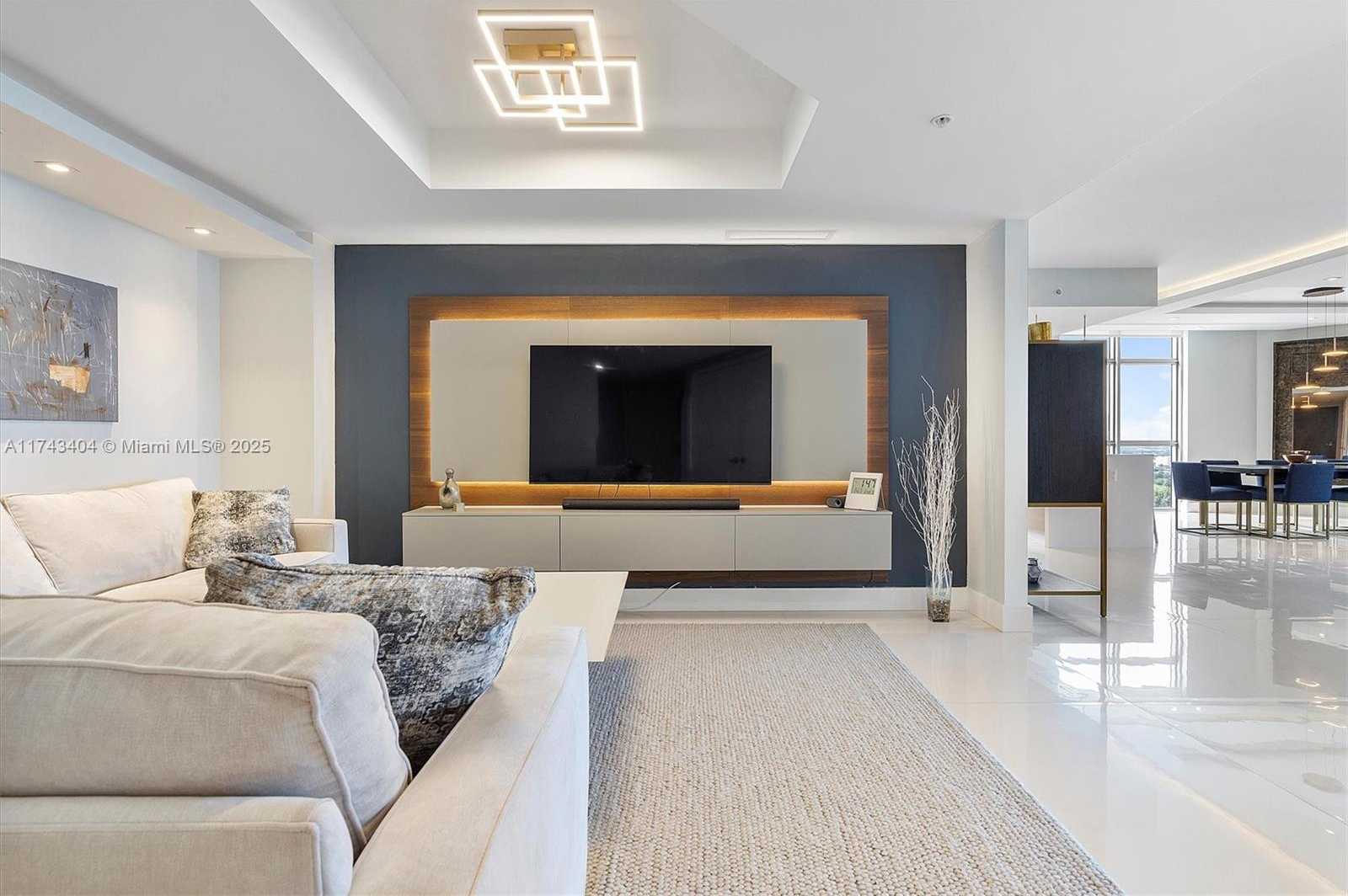 Small Image of 17301 BISCAYNE BLVD #2302, North Miami Beach Number 4
