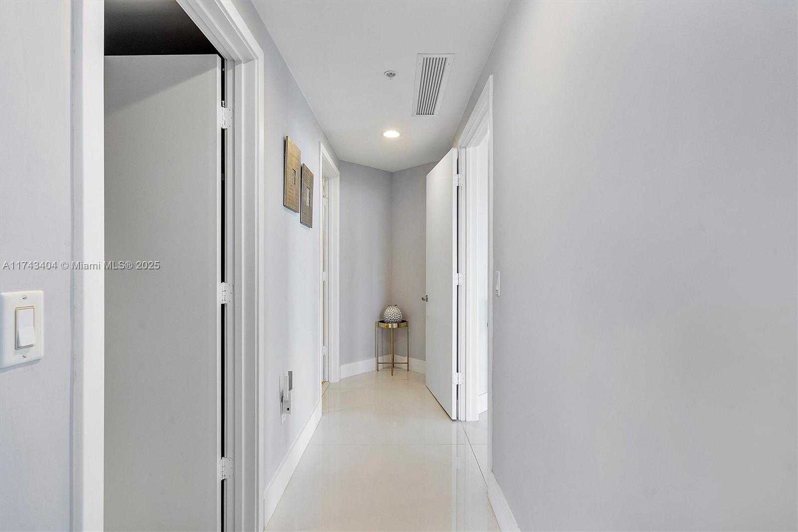 Small Image of 17301 BISCAYNE BLVD #2302, North Miami Beach Number 45