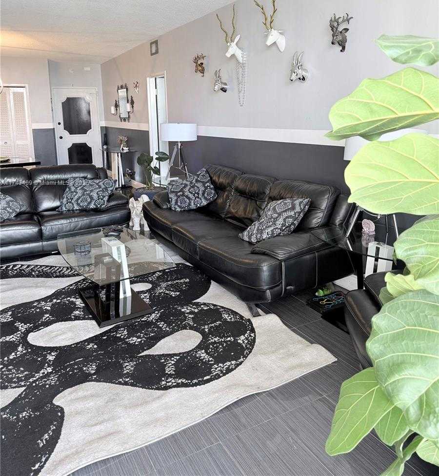 Small Image of 5601 Collins Ave, Miami Beach, FL 33140, USA Number 11