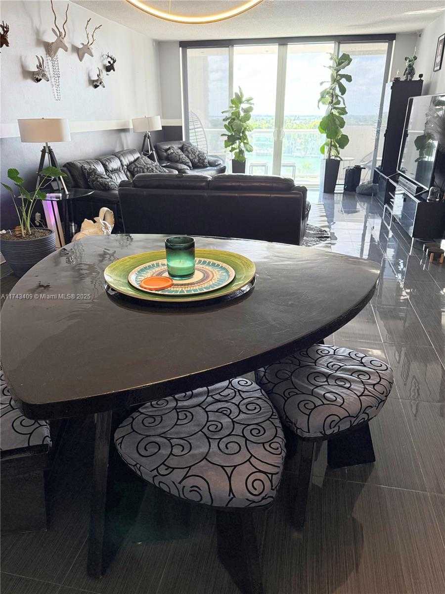 Small Image of 5601 Collins Ave, Miami Beach, FL 33140, USA Number 17