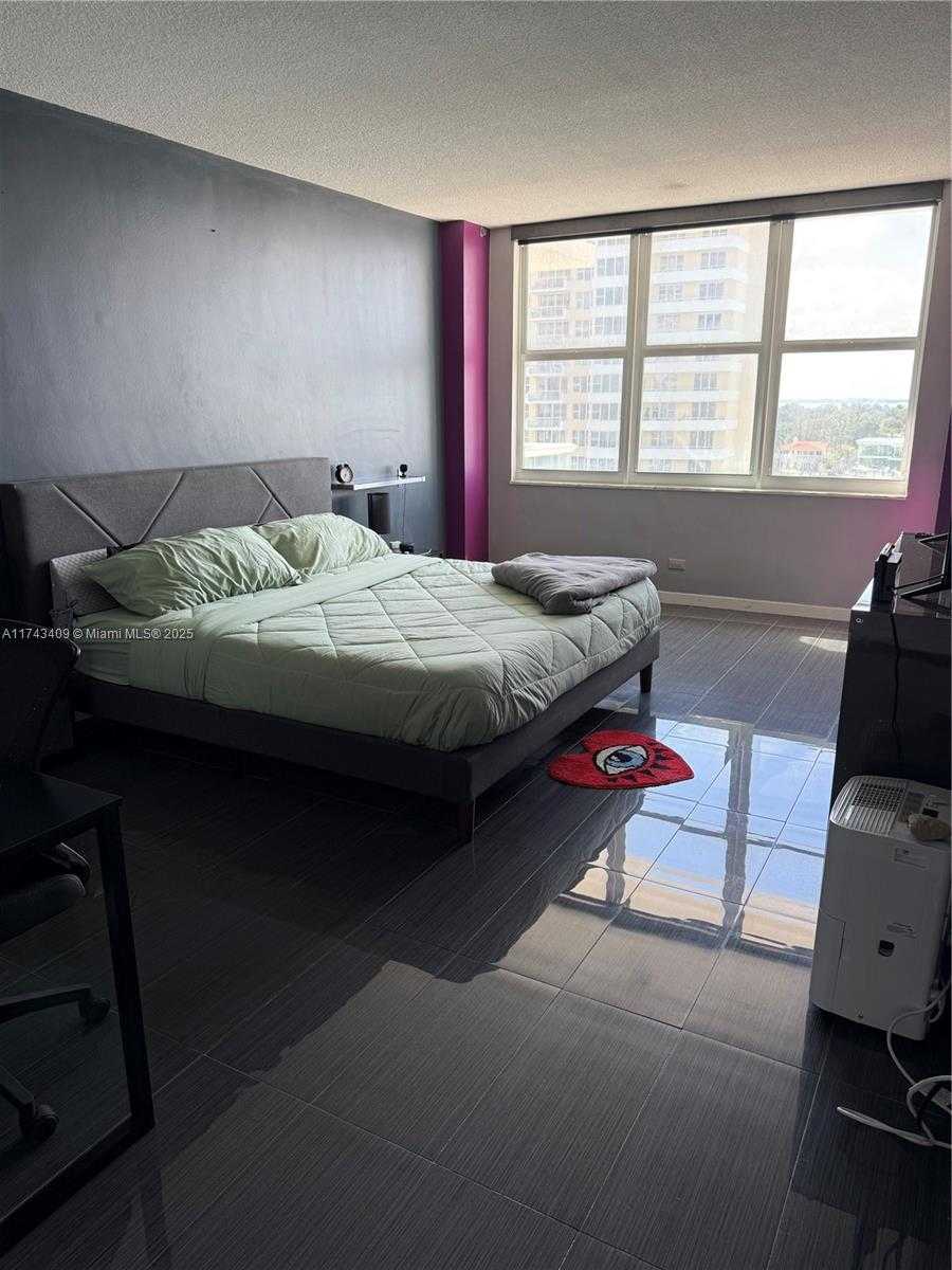 Small Image of 5601 Collins Ave, Miami Beach, FL 33140, USA Number 27