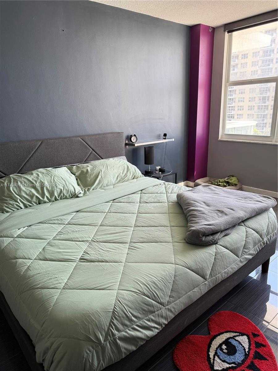 Small Image of 5601 Collins Ave, Miami Beach, FL 33140, USA Number 29