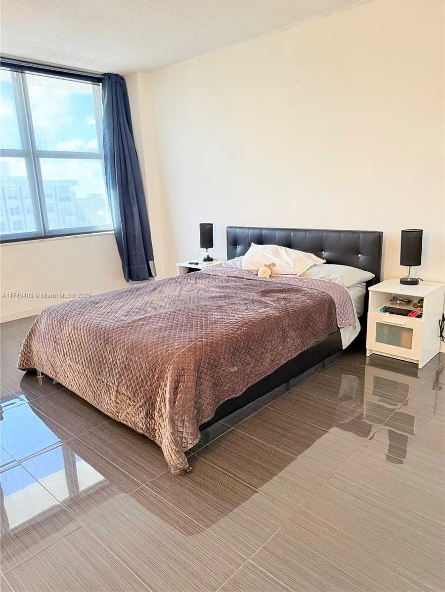 Small Image of 5601 Collins Ave, Miami Beach, FL 33140, USA Number 36
