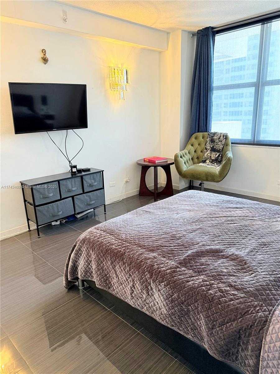 Small Image of 5601 Collins Ave, Miami Beach, FL 33140, USA Number 37