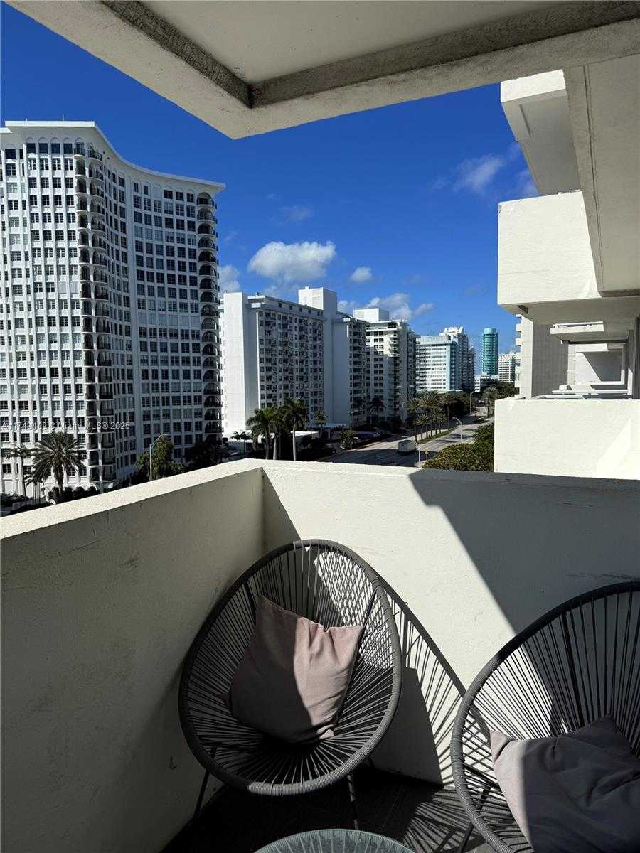 Small Image of 5601 Collins Ave, Miami Beach, FL 33140, USA Number 4