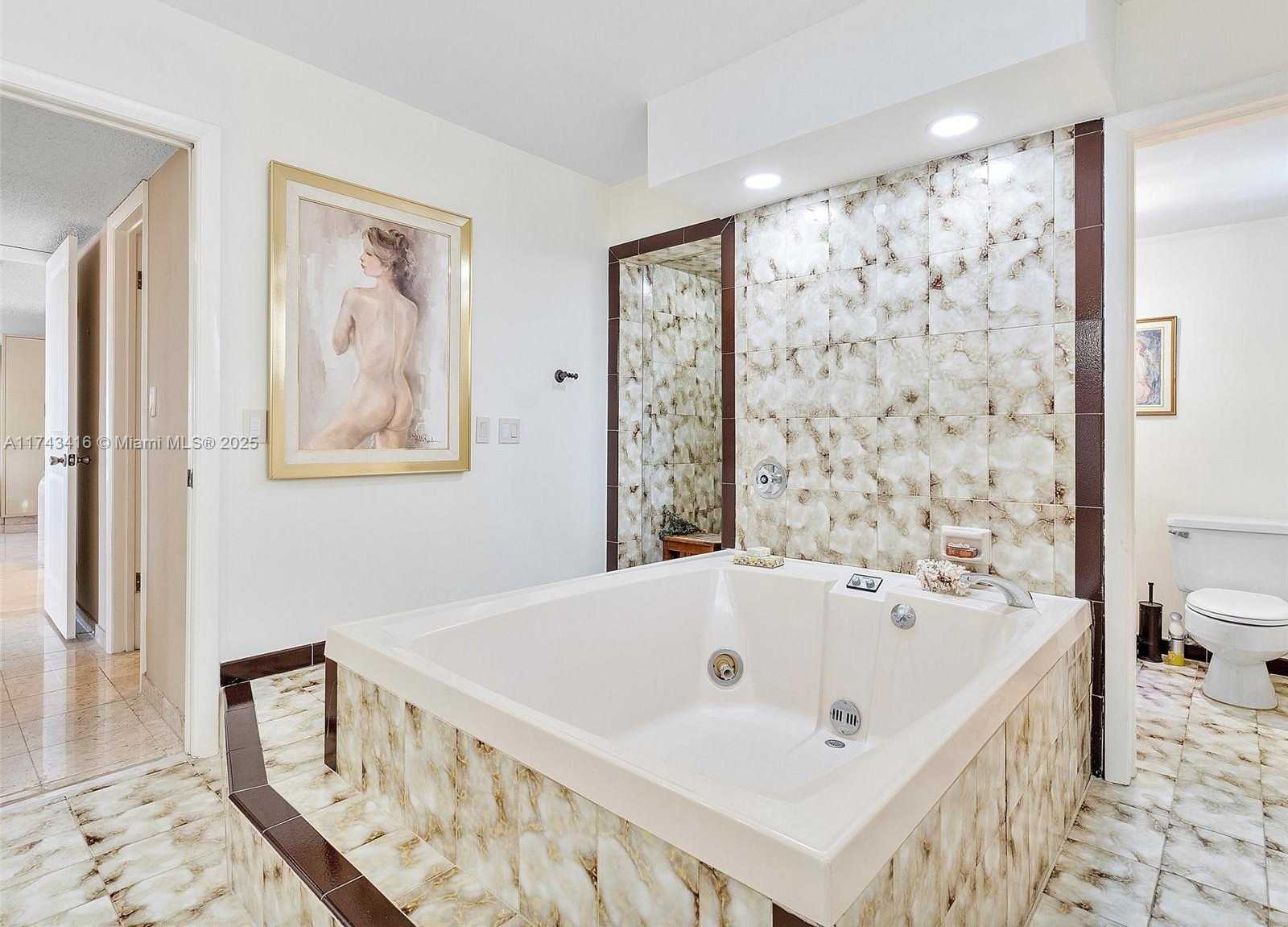 Small Image of 136 GOLDEN ISLES DR #301, Hallandale Beach Number 21