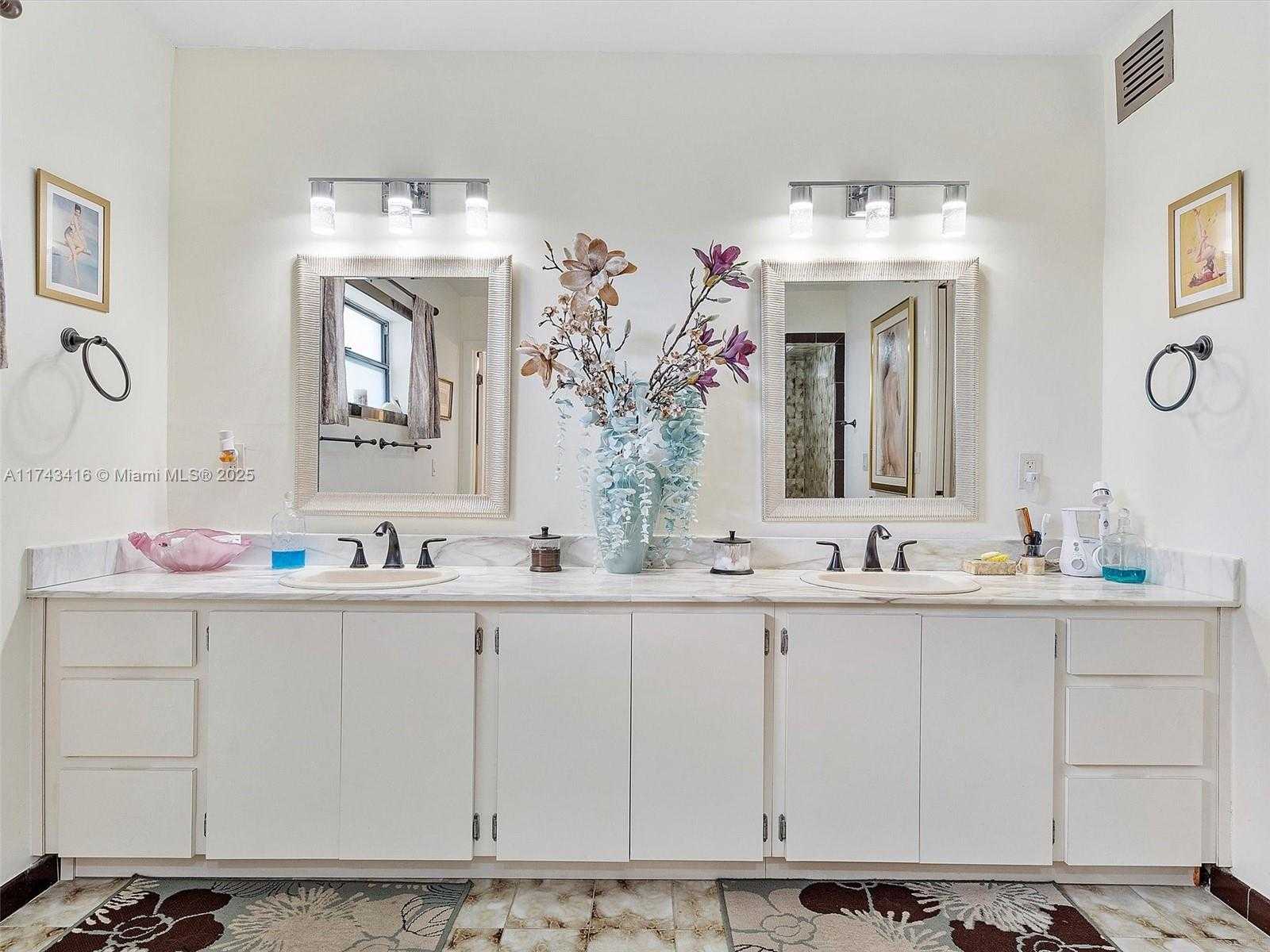 Small Image of 136 GOLDEN ISLES DR #301, Hallandale Beach Number 23