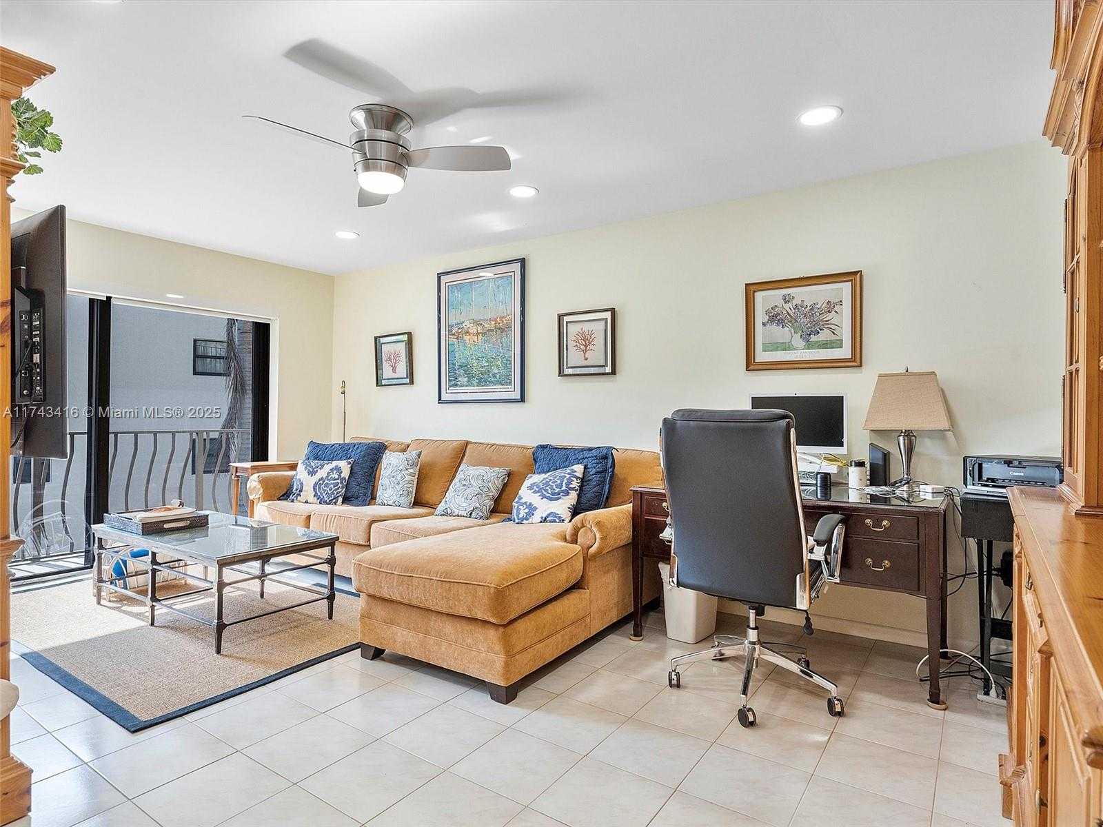 Small Image of 136 GOLDEN ISLES DR #301, Hallandale Beach Number 28