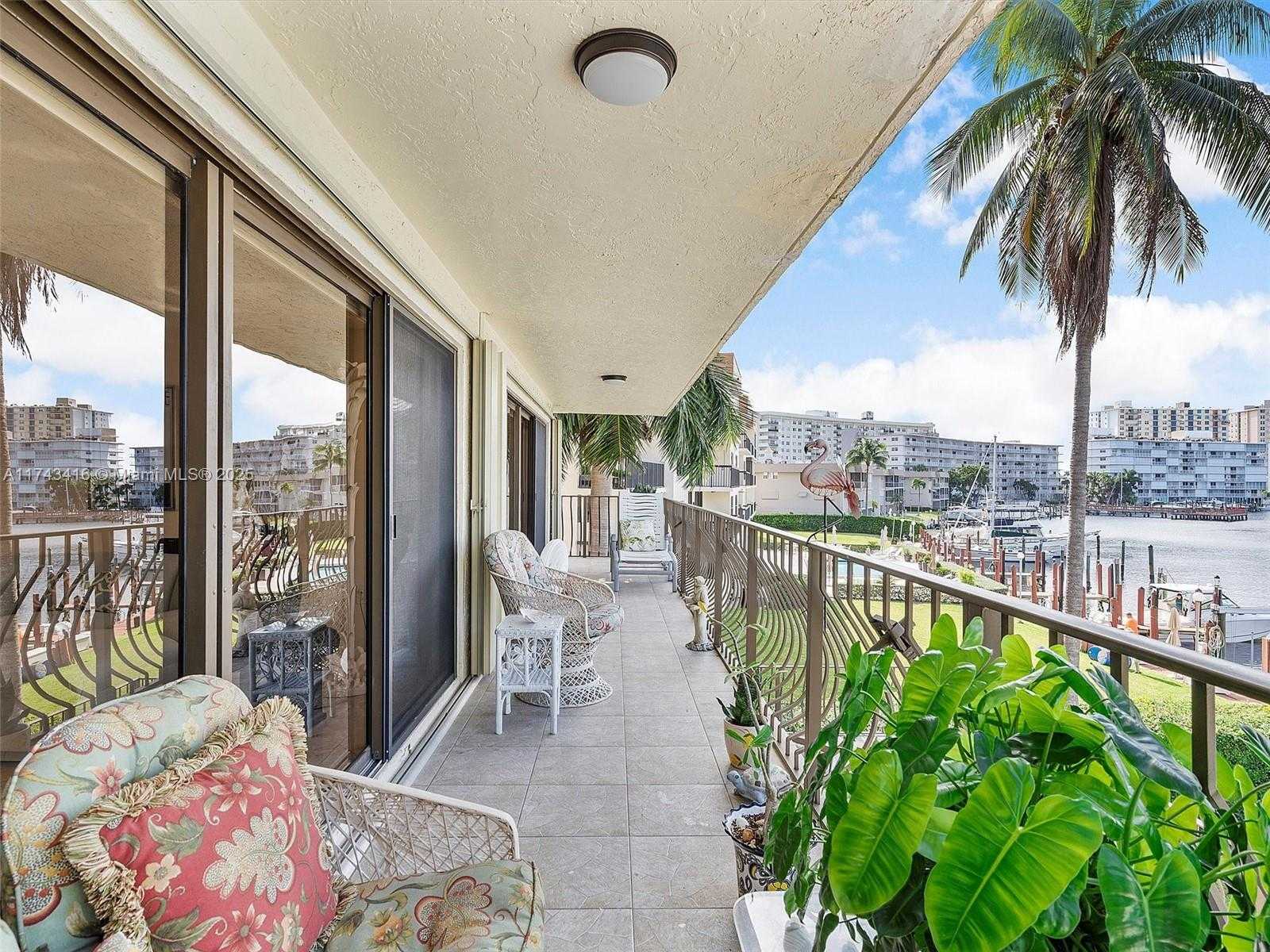 Small Image of 136 GOLDEN ISLES DR #301, Hallandale Beach Number 31