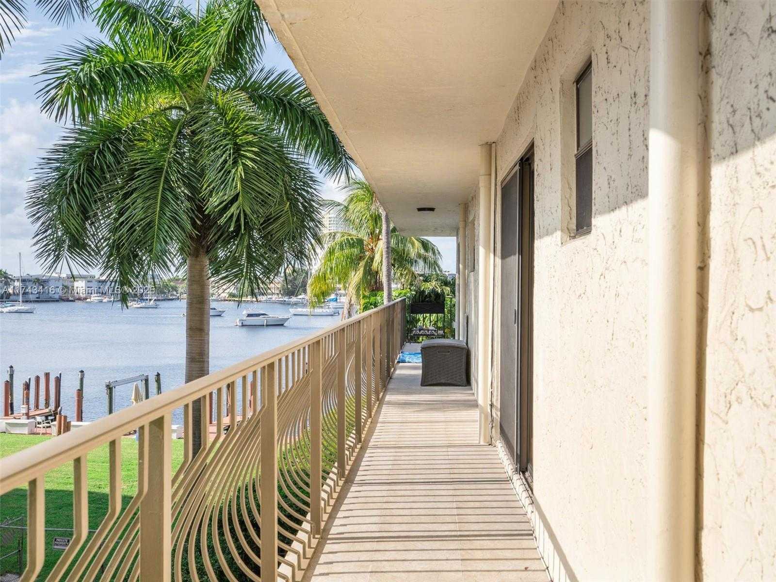 Small Image of 136 GOLDEN ISLES DR #301, Hallandale Beach Number 33