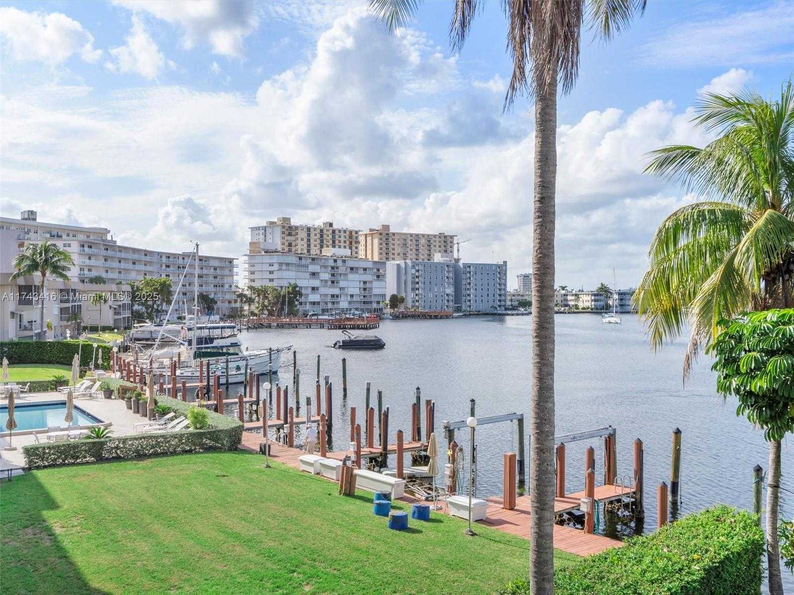 Small Image of 136 GOLDEN ISLES DR #301, Hallandale Beach Number 37