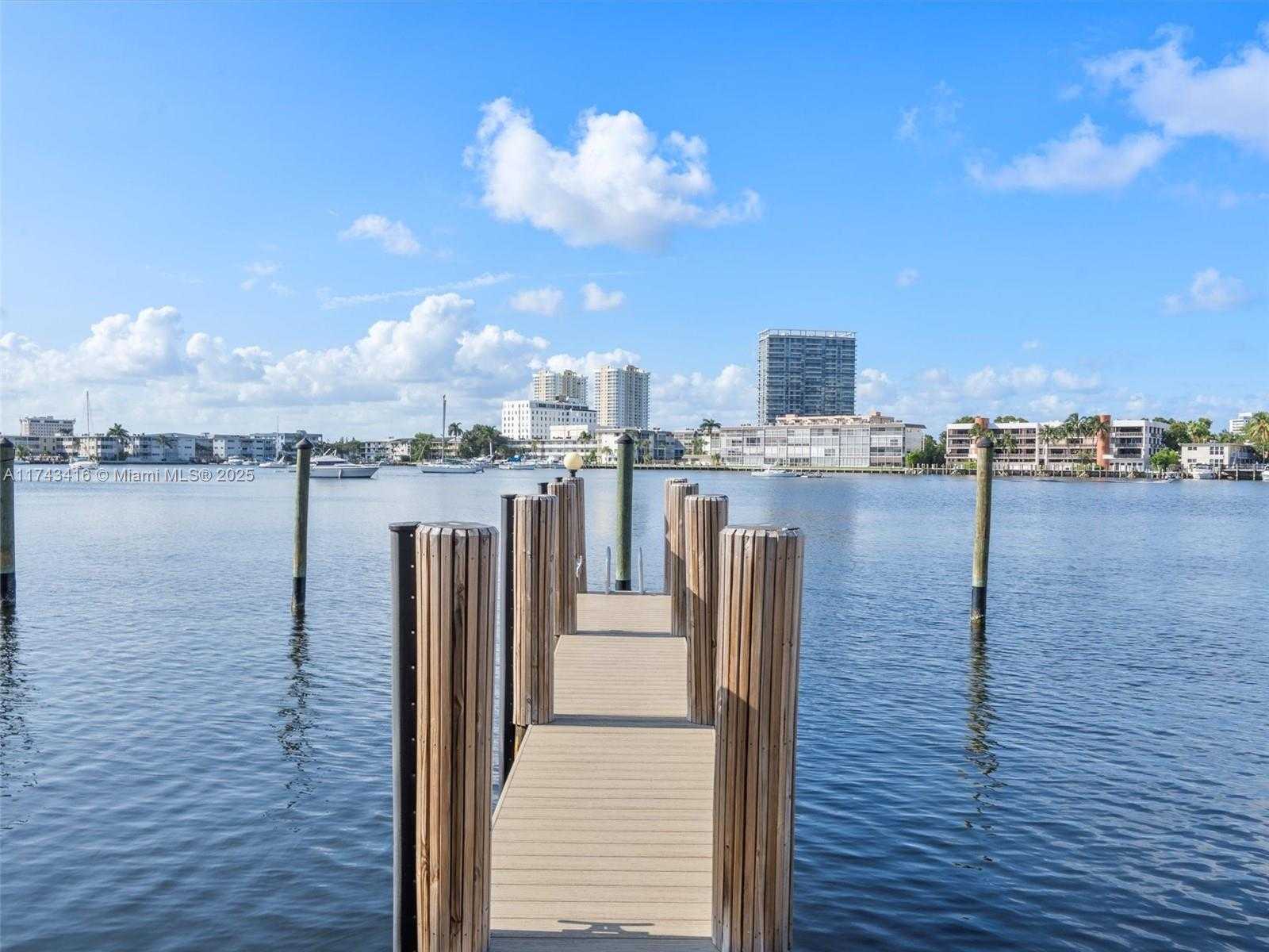 Small Image of 136 GOLDEN ISLES DR #301, Hallandale Beach Number 39