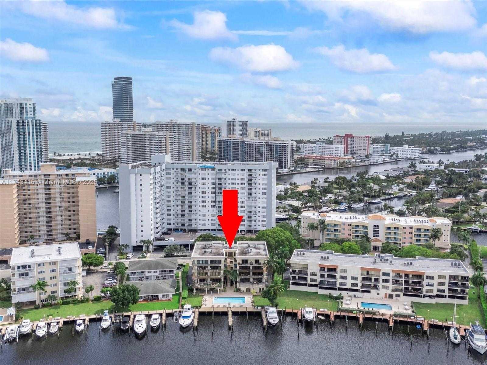 Small Image of 136 GOLDEN ISLES DR #301, Hallandale Beach Number 41