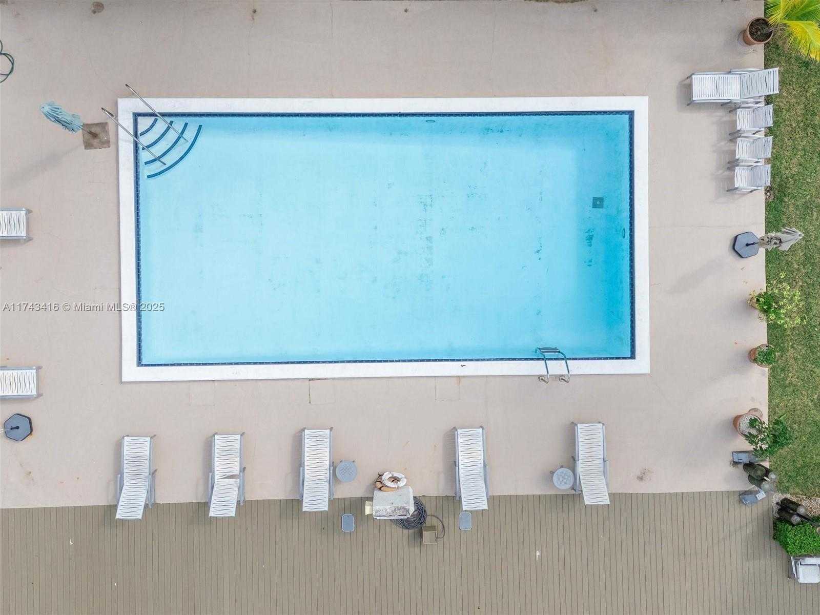 Small Image of 136 GOLDEN ISLES DR #301, Hallandale Beach Number 42