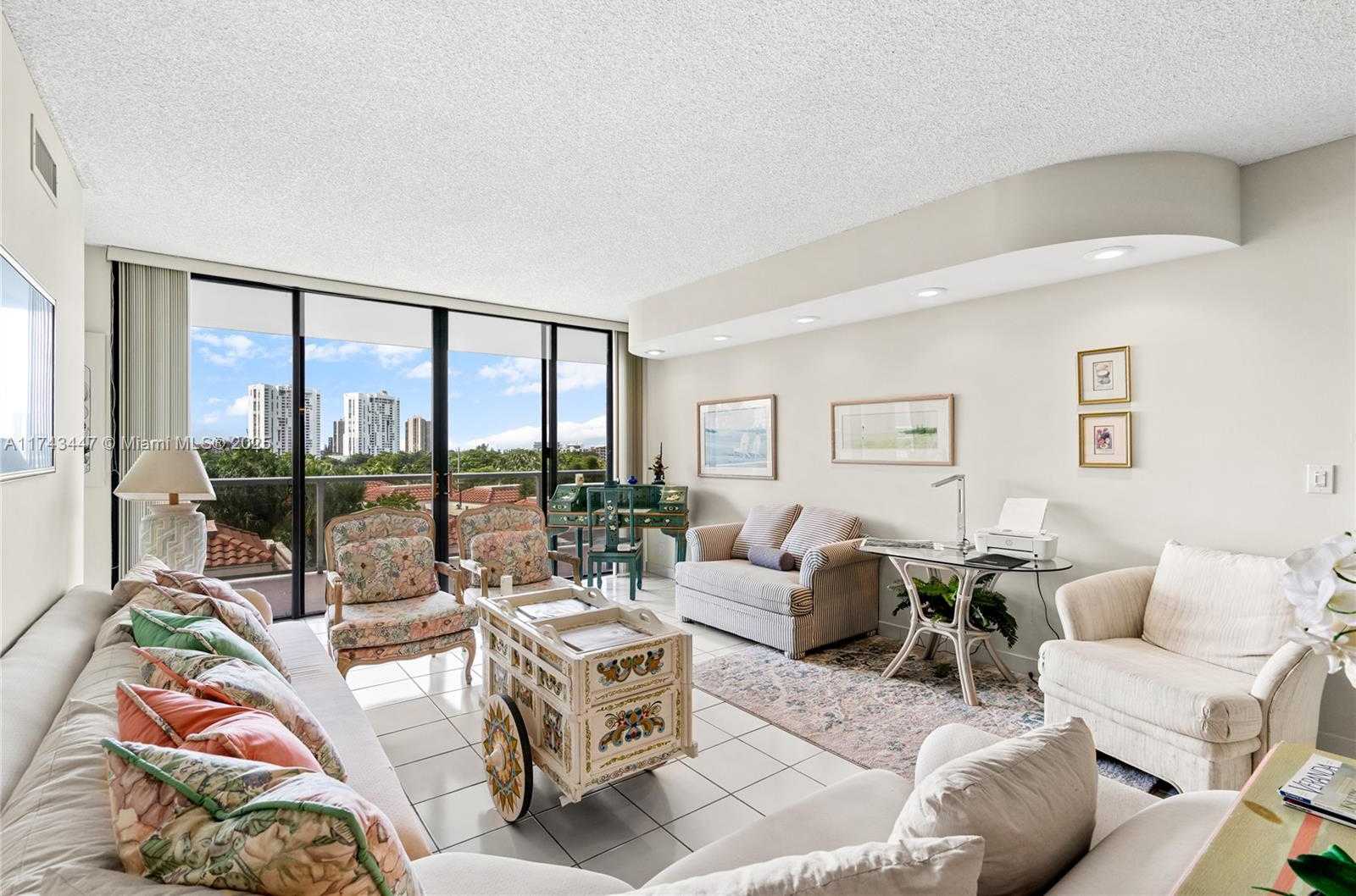 Small Image of 20281 EAST COUNTRY CLUB DR #403, Aventura Number 16