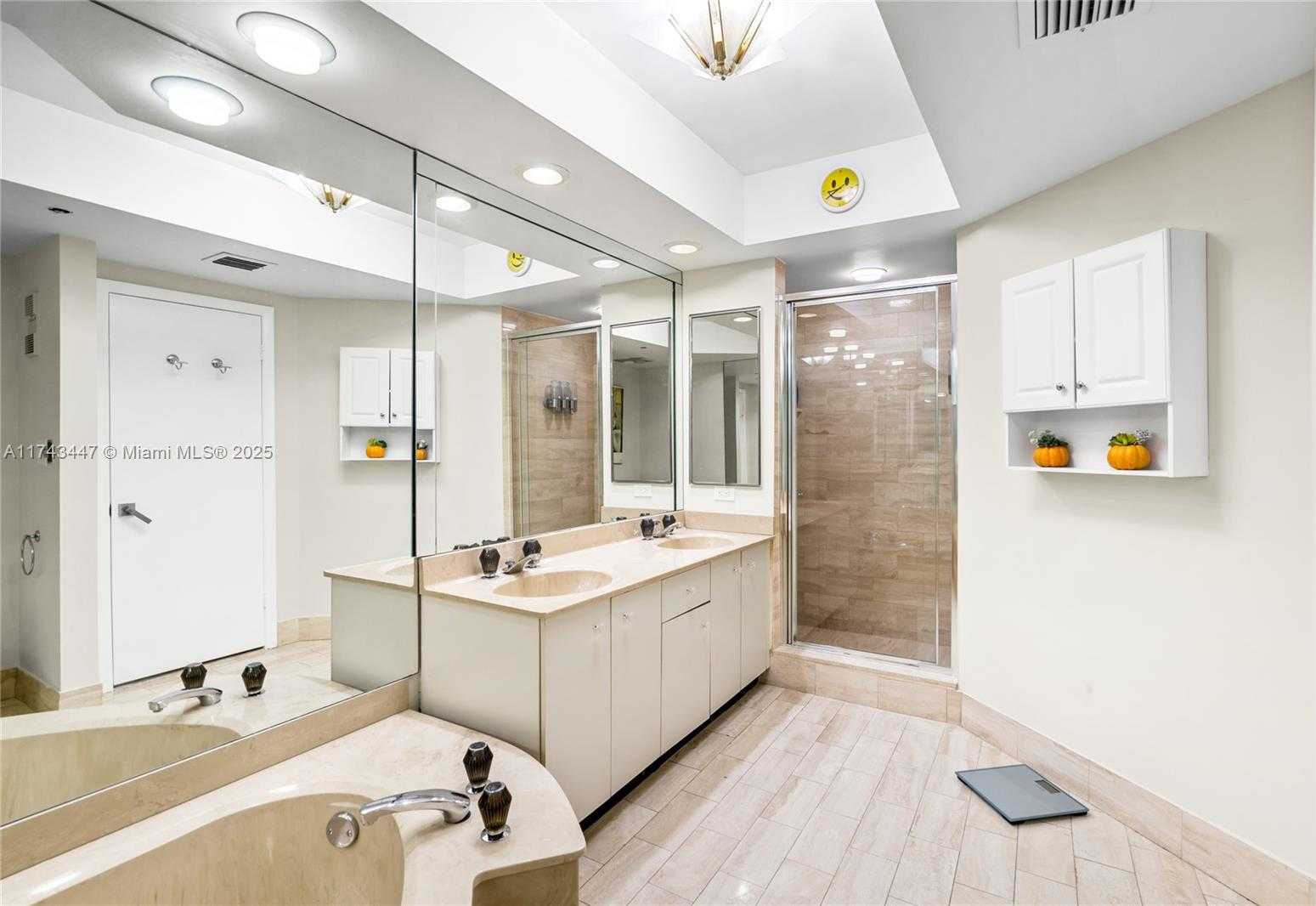 Small Image of 20281 EAST COUNTRY CLUB DR #403, Aventura Number 20