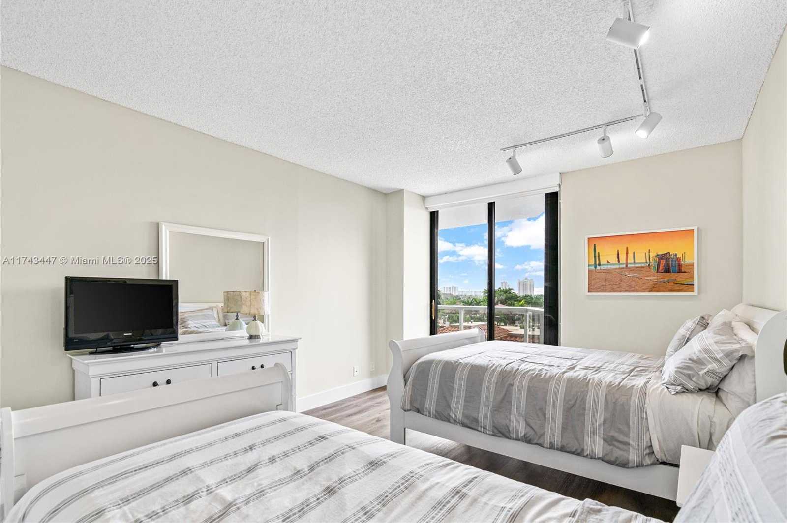 Small Image of 20281 EAST COUNTRY CLUB DR #403, Aventura Number 22