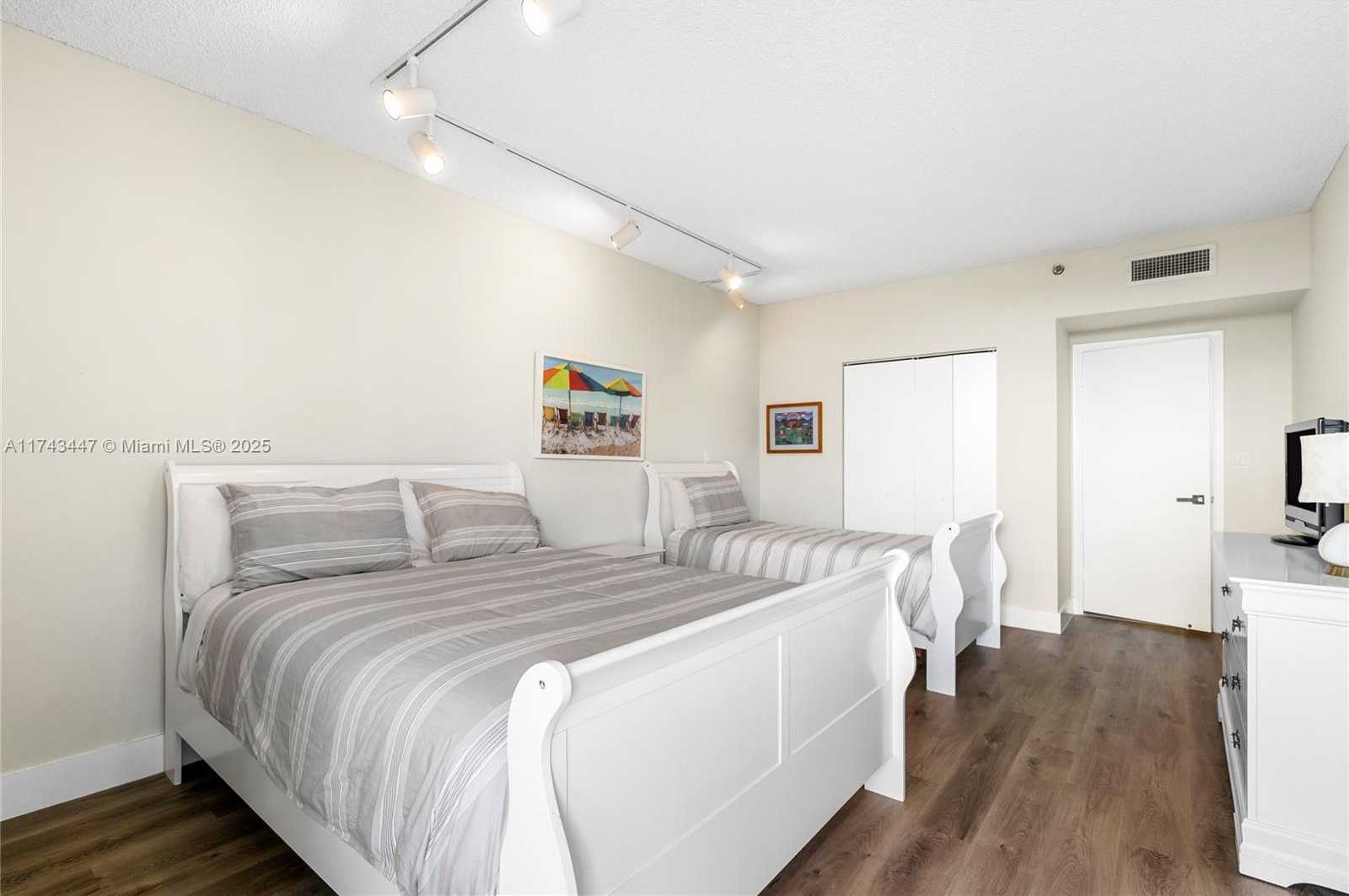 Small Image of 20281 EAST COUNTRY CLUB DR #403, Aventura Number 24