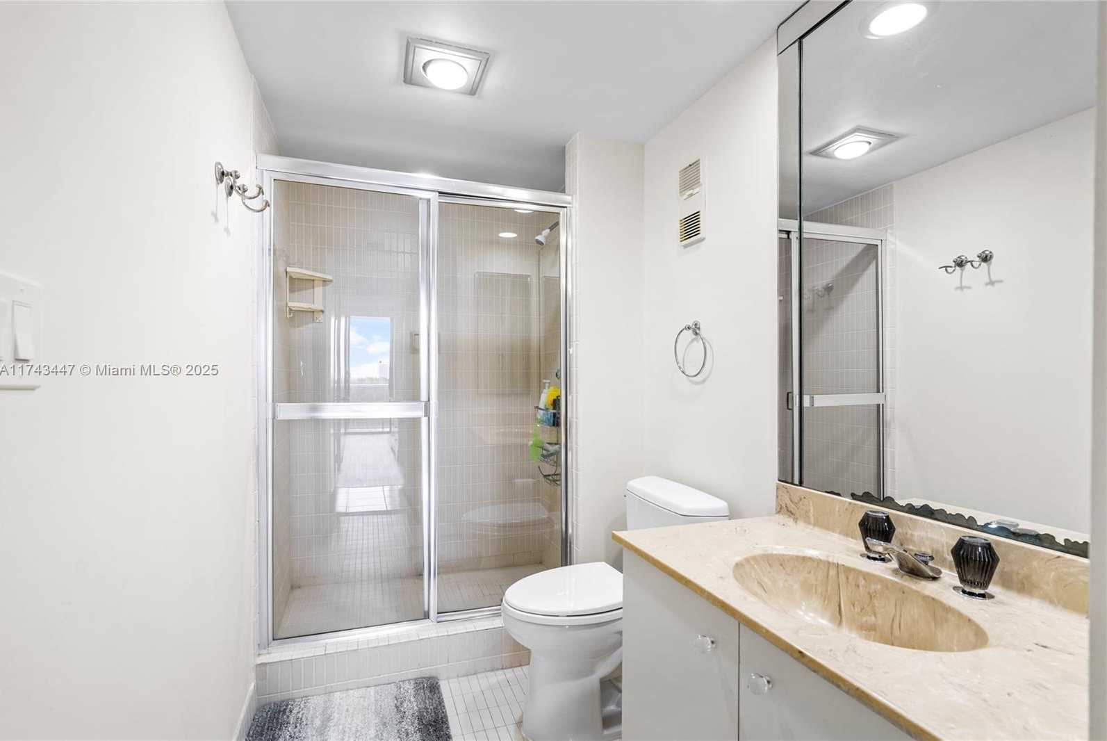Small Image of 20281 EAST COUNTRY CLUB DR #403, Aventura Number 26