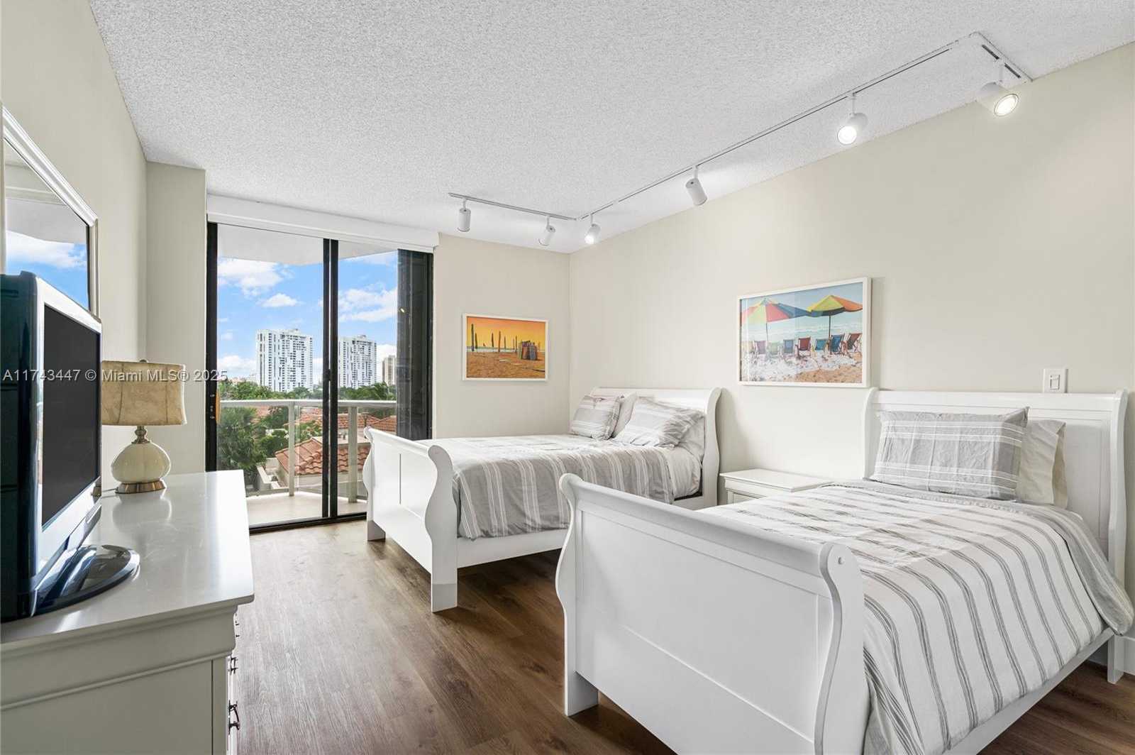 Small Image of 20281 EAST COUNTRY CLUB DR #403, Aventura Number 34