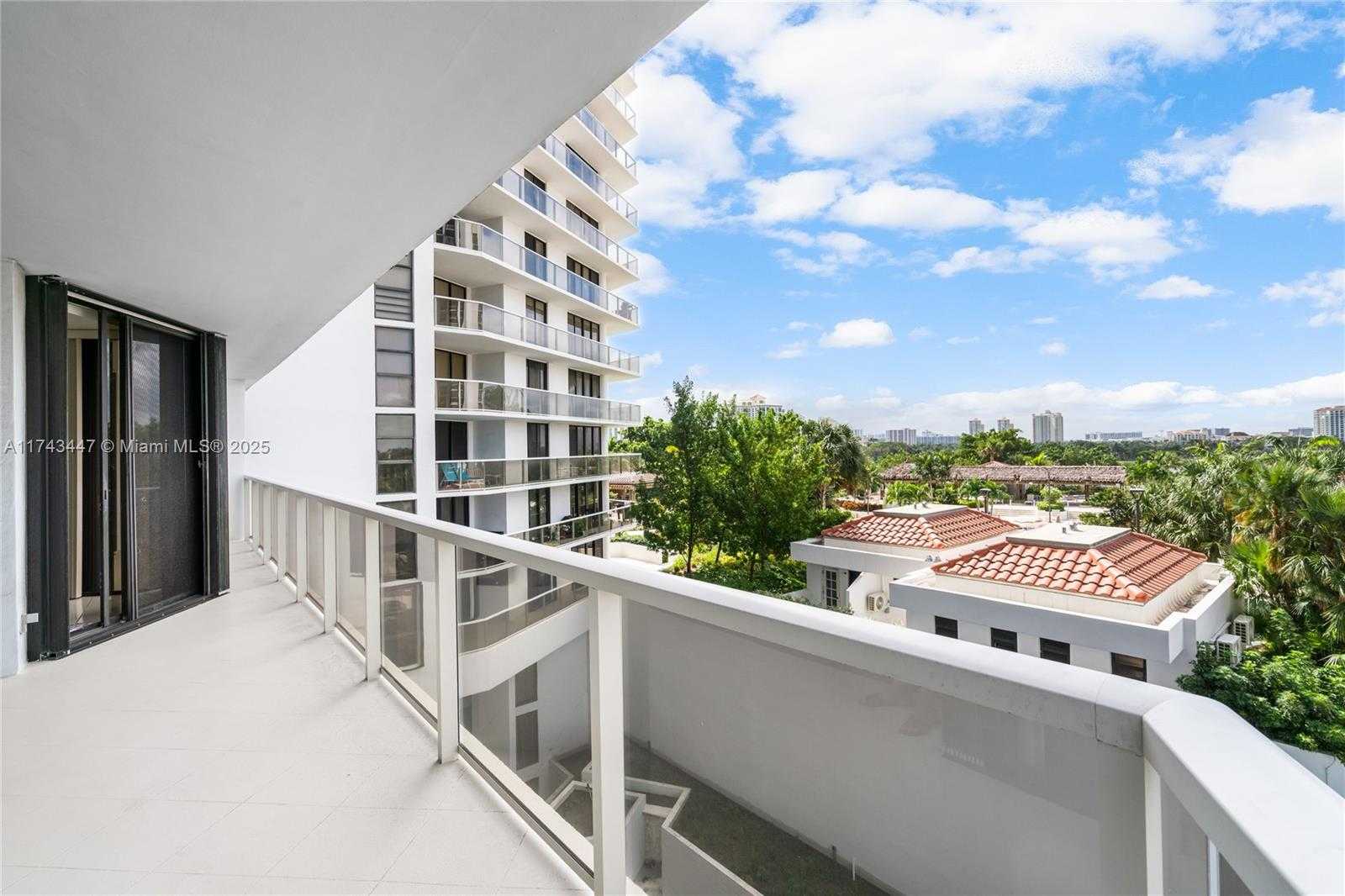 Small Image of 20281 EAST COUNTRY CLUB DR #403, Aventura Number 37