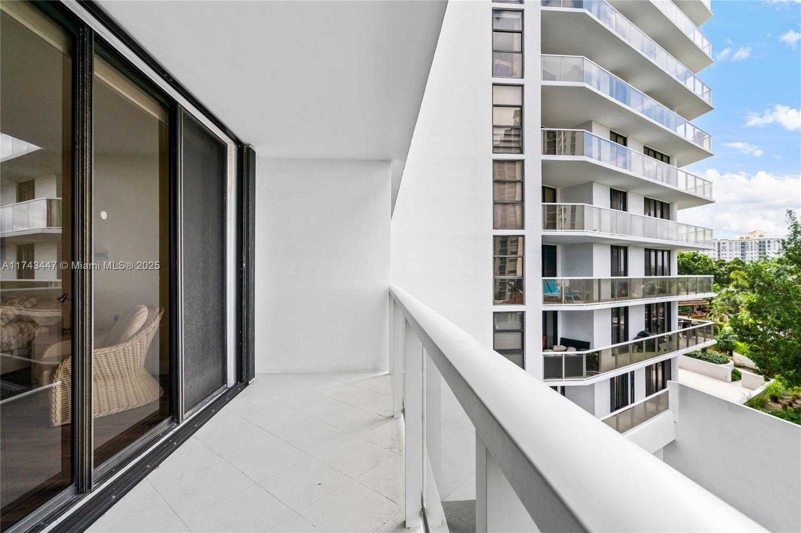 Small Image of 20281 EAST COUNTRY CLUB DR #403, Aventura Number 39