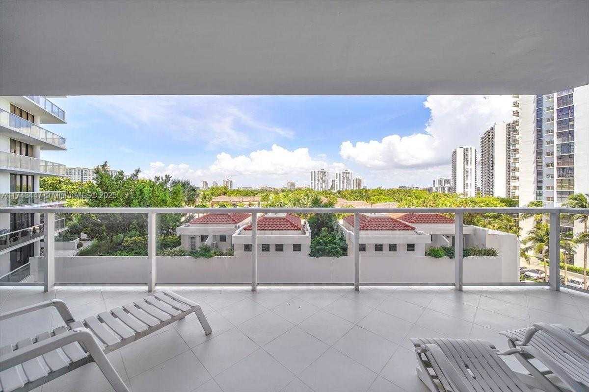 Small Image of 20281 EAST COUNTRY CLUB DR #403, Aventura Number 4