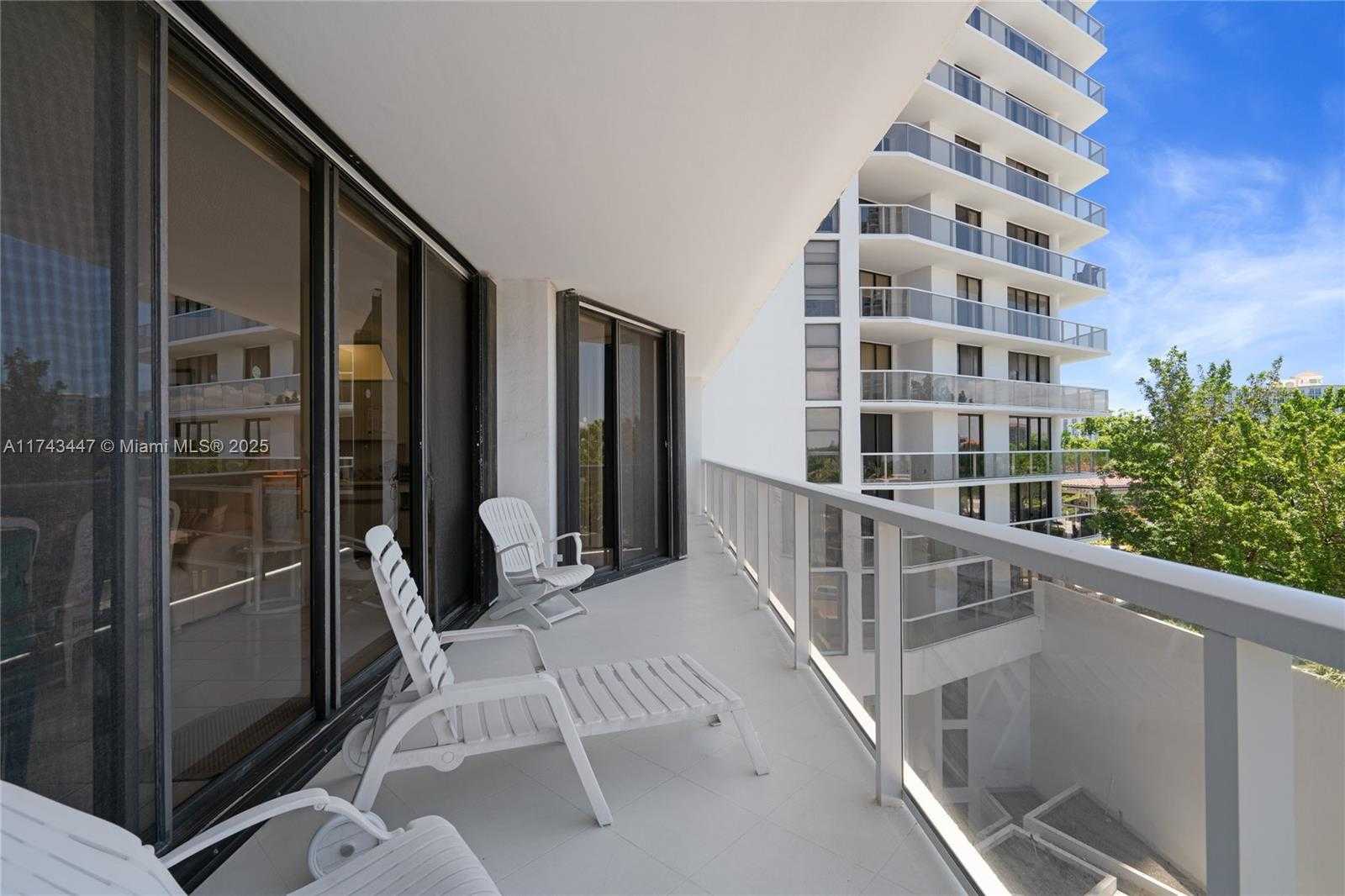 Small Image of 20281 EAST COUNTRY CLUB DR #403, Aventura Number 53