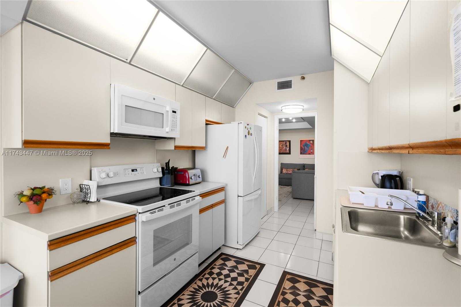 Small Image of 20281 EAST COUNTRY CLUB DR #403, Aventura Number 68