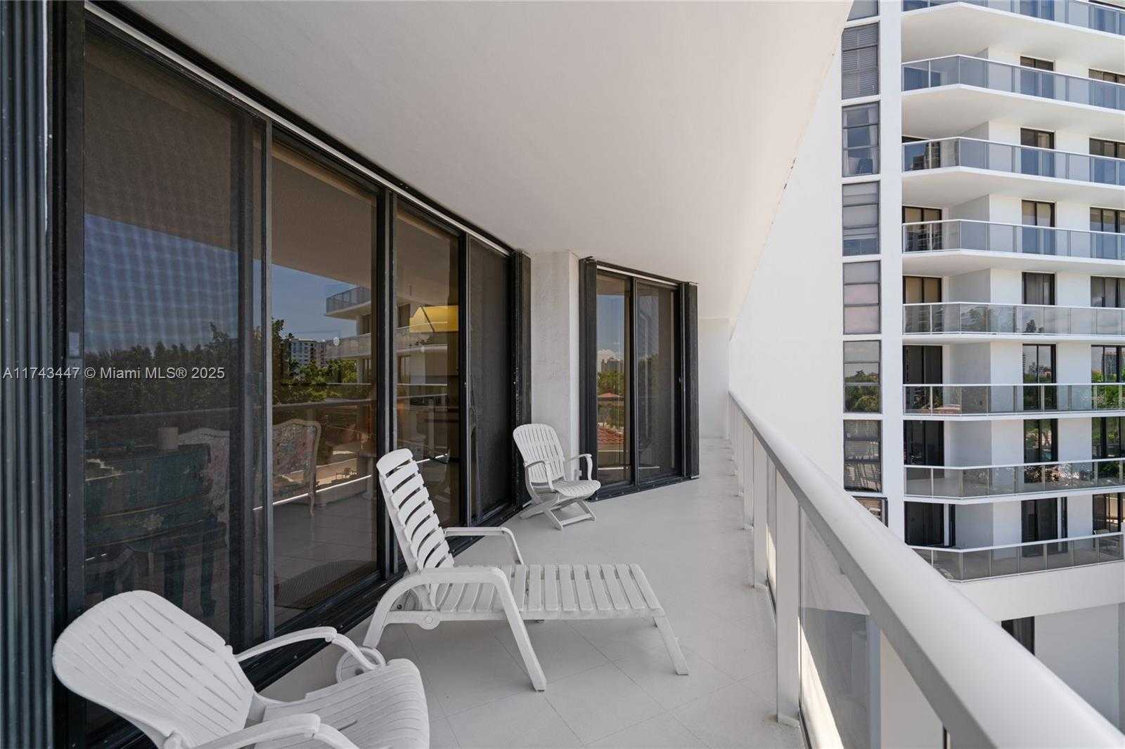 Small Image of 20281 EAST COUNTRY CLUB DR #403, Aventura Number 79